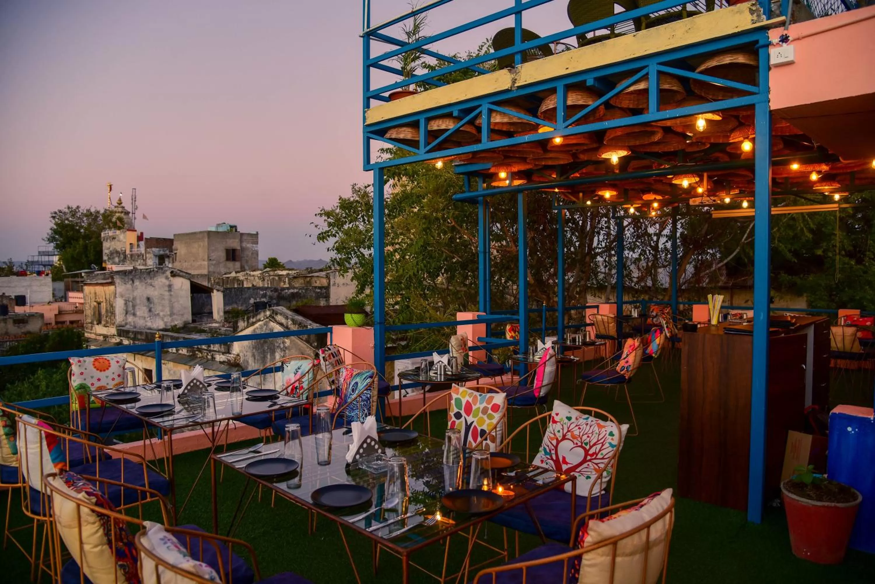 Restaurant/places to eat in Hotel Casa by the lake