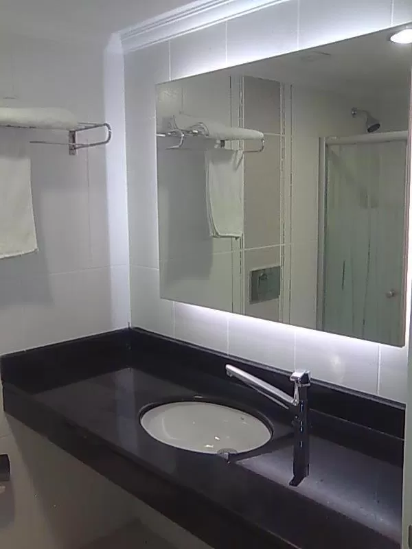 Bathroom in Sahinbey Hotel