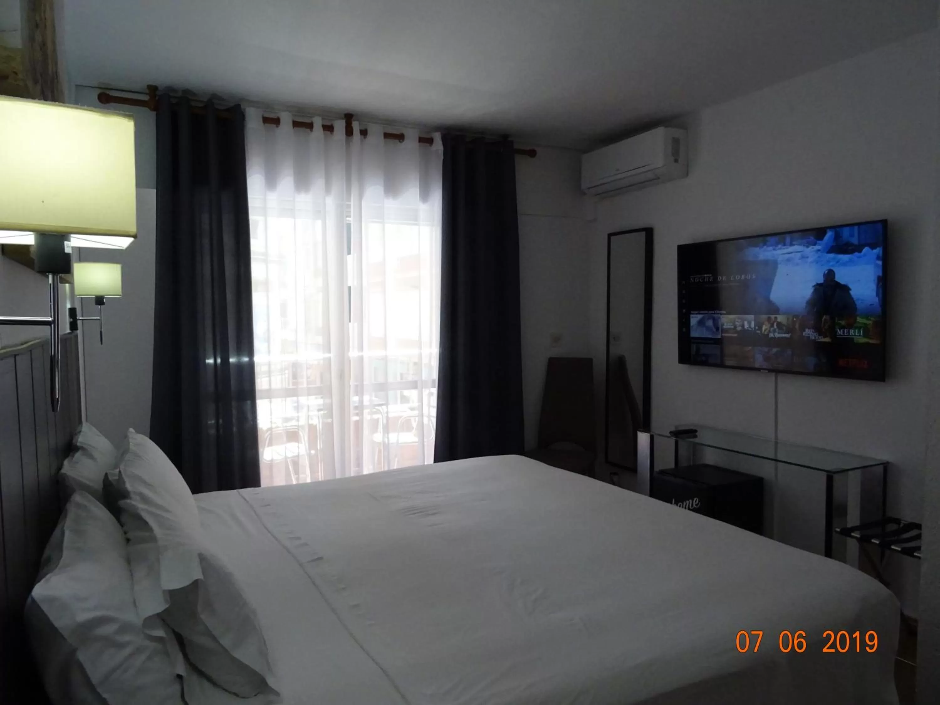 Bed in Hotel Carlos III