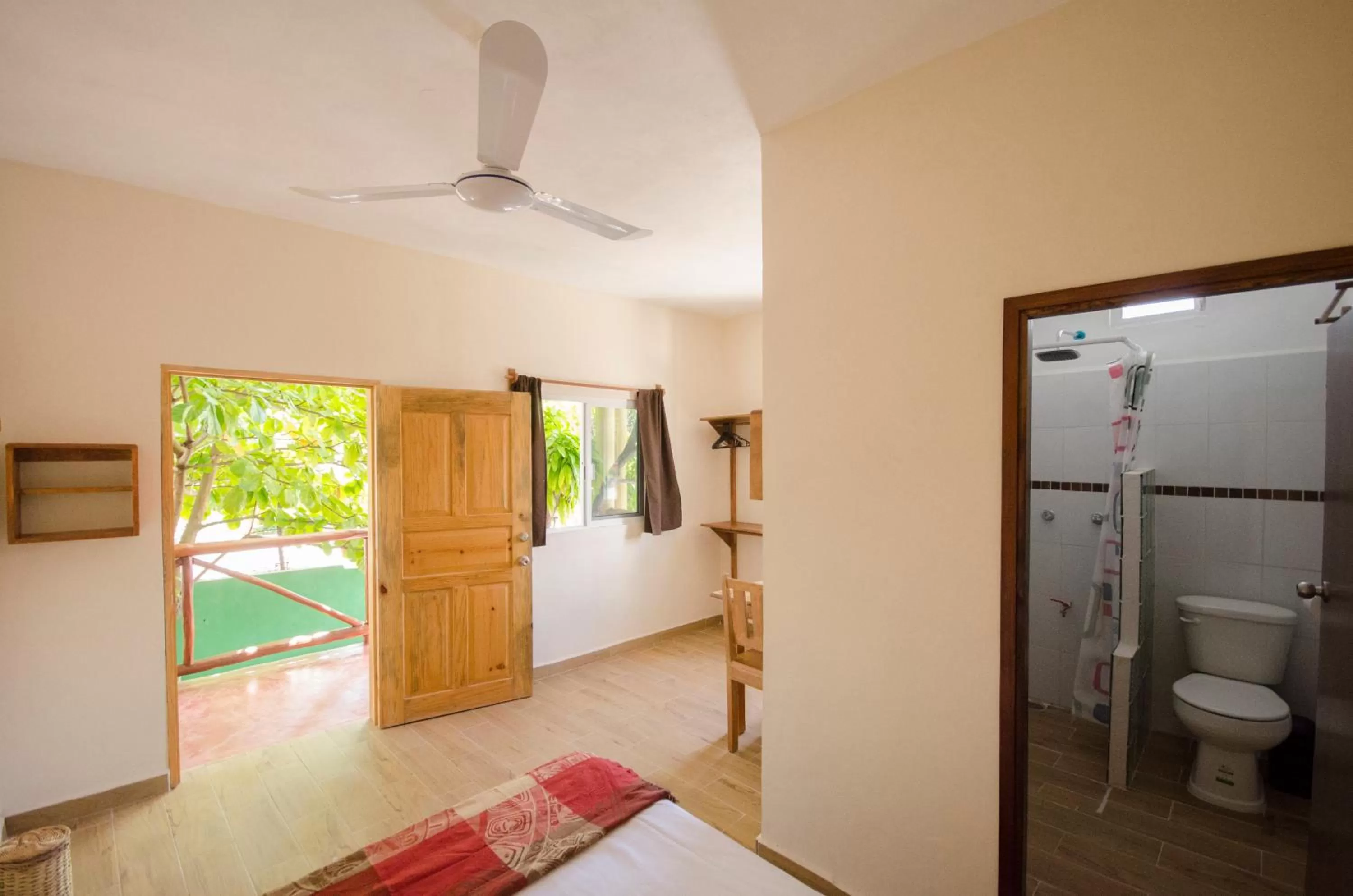 Photo of the whole room in Casa Almendro