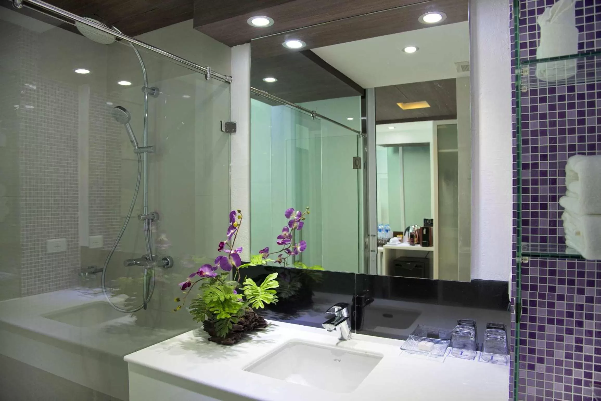 Bathroom in The L Resort, Krabi