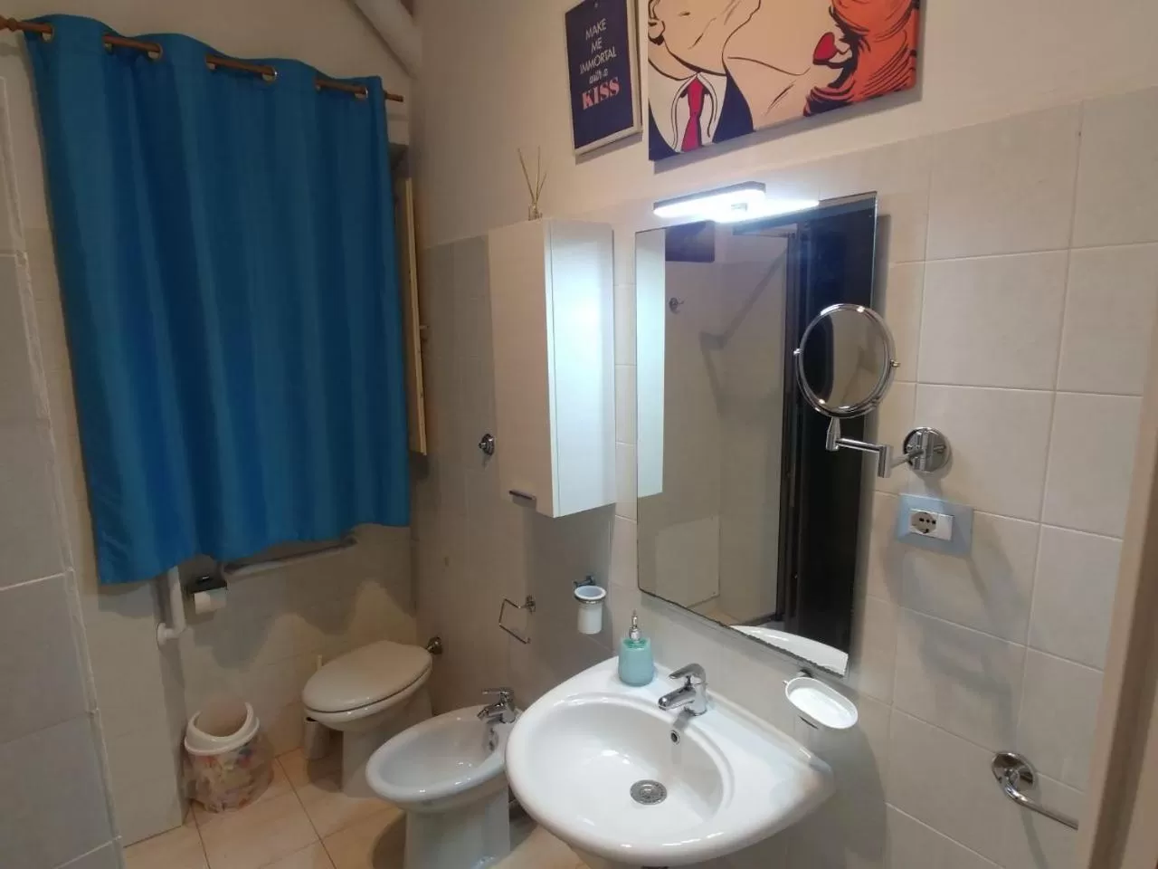 Toilet in Miky M House B&B