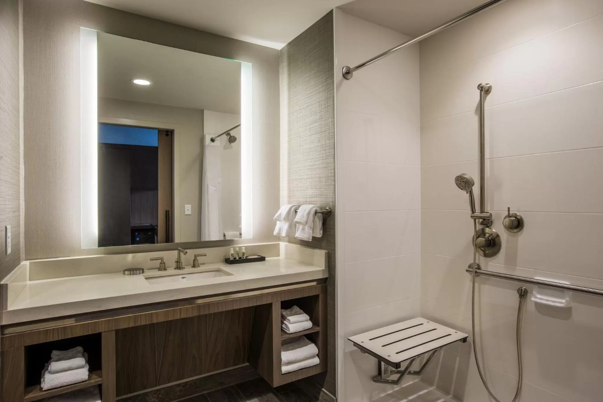 King Room - Hearing Accessible - Roll-in Shower in Holiday Inn Portland West - Hillsboro, an IHG hotel