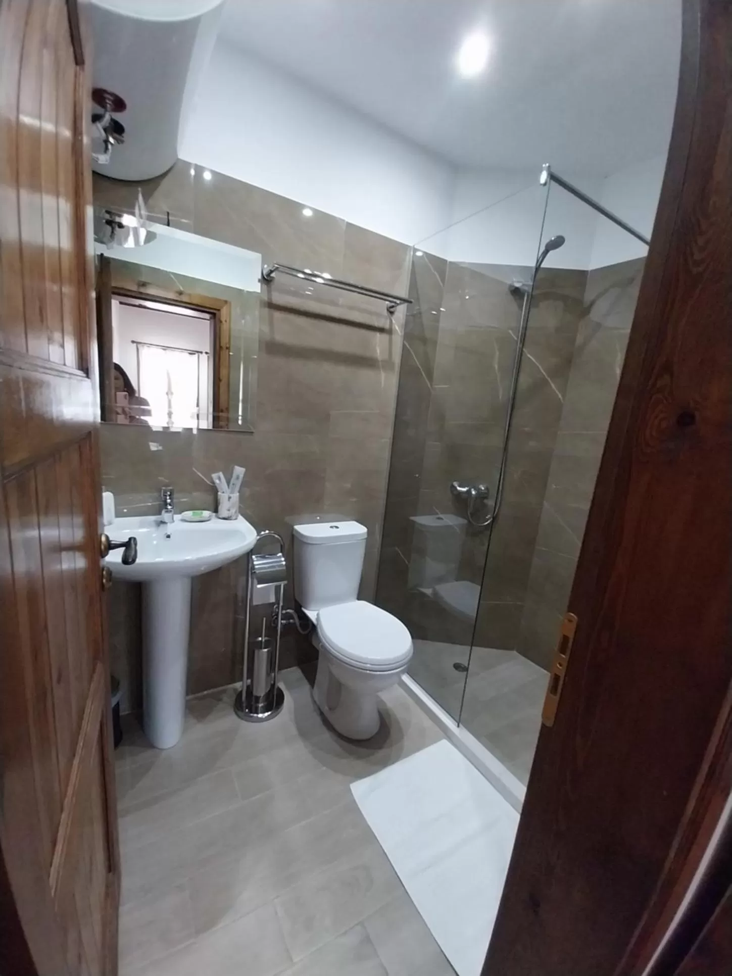 Bathroom in Guest House J.Prifti