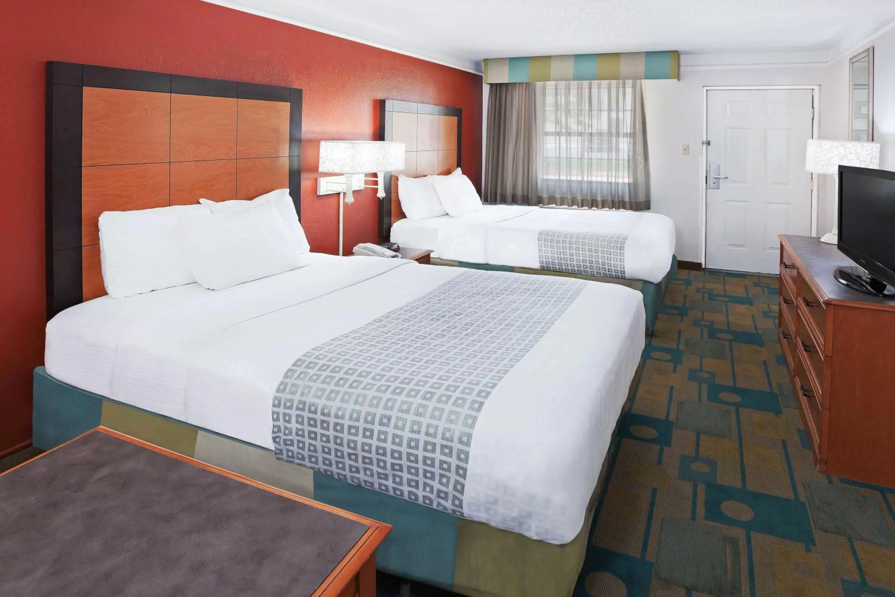 Double Room with Two Double Beds and Bath Tub - Mobility Accessible/Non-Smoking in La Quinta Inn by Wyndham Amarillo Mid-City