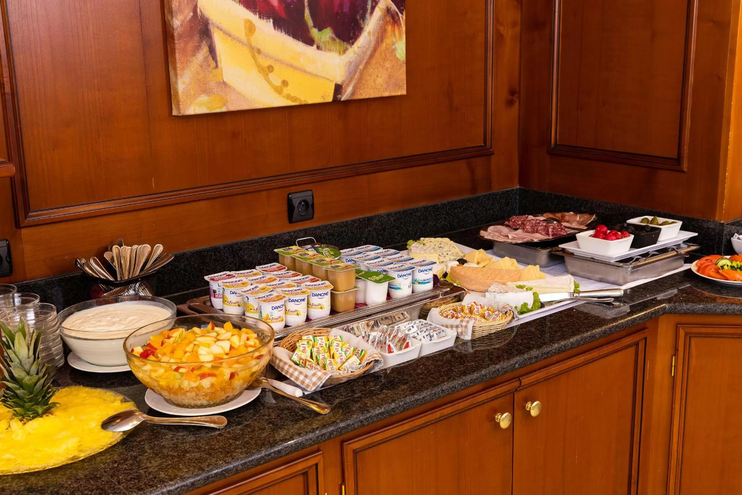 Buffet breakfast in Hotel Bristol