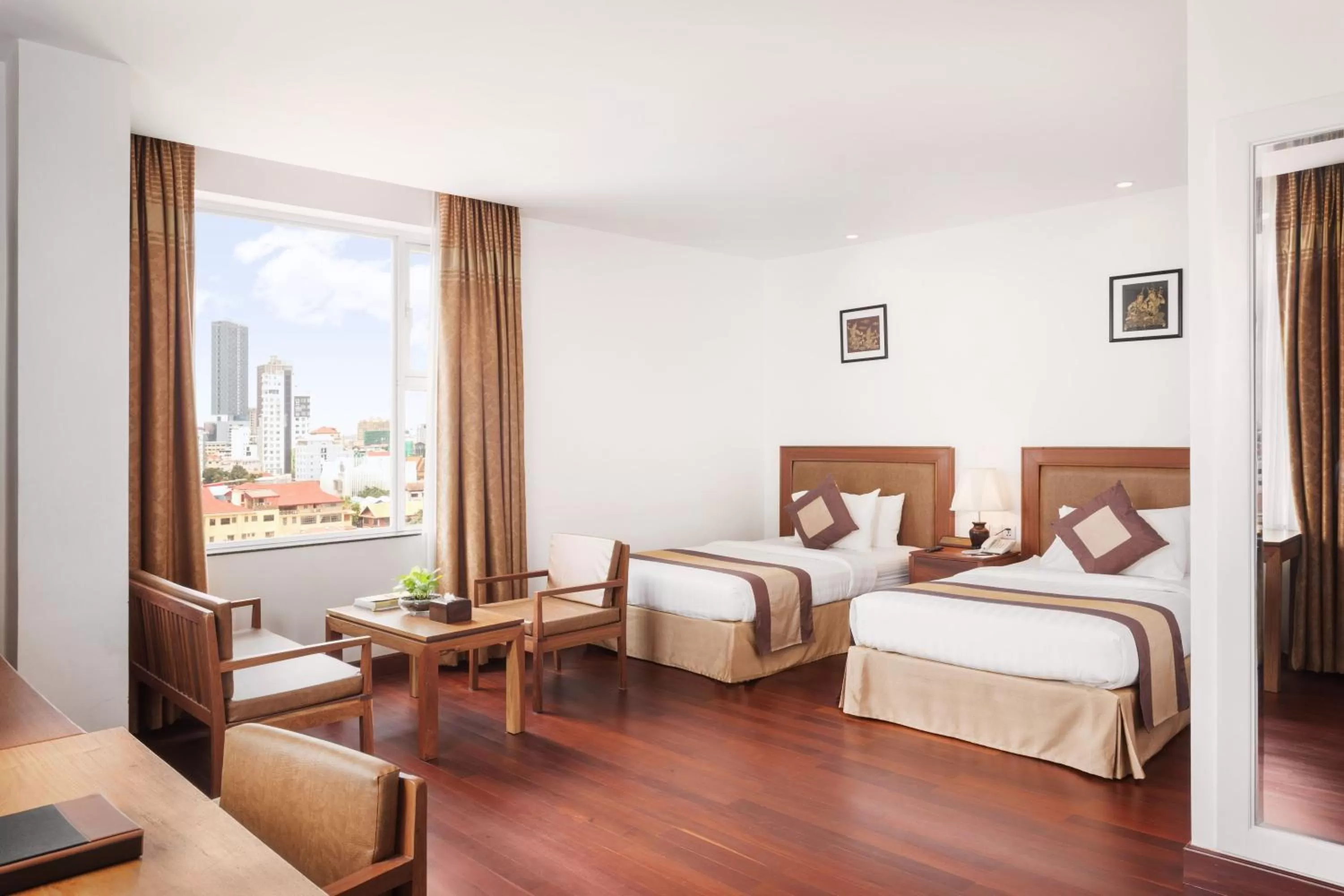 Shower, Bed in Phnom Penh Katari Hotel