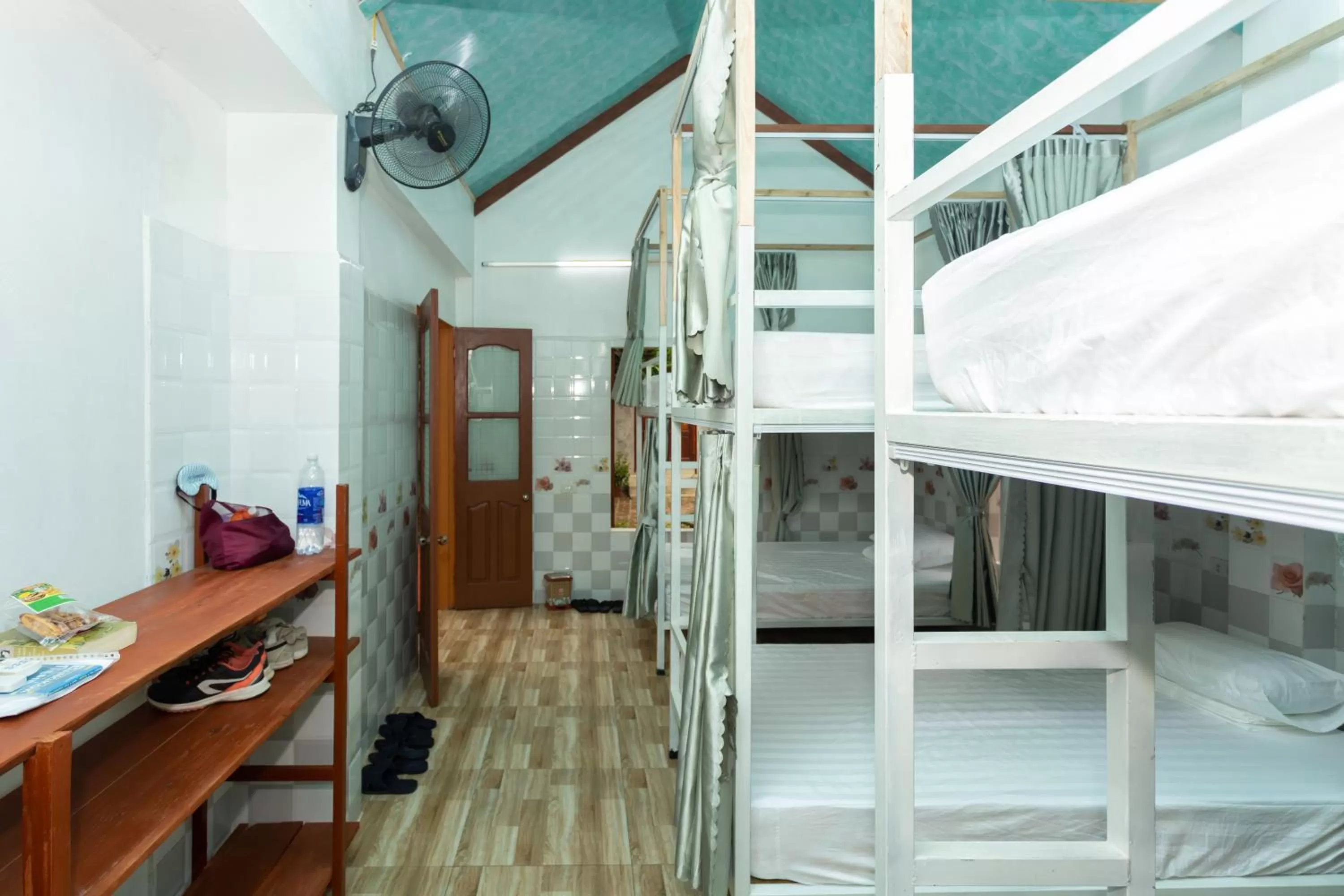 Bed in Tam Coc mountain bungalow