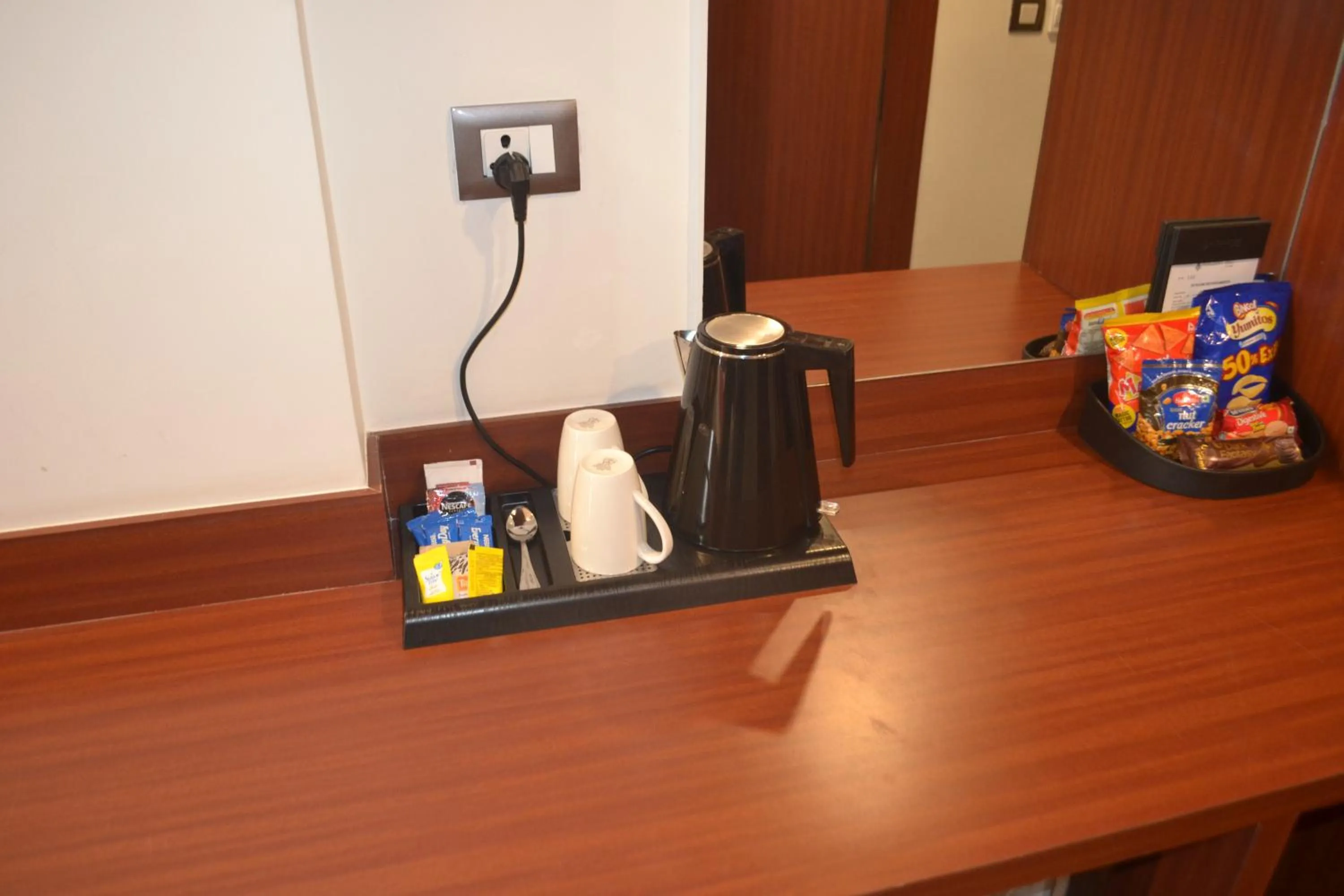 Coffee/tea facilities in Hotel Ascent Biz