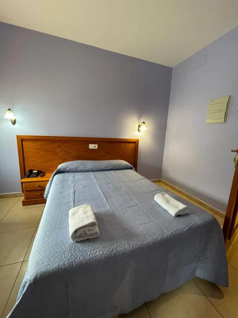 Bed in HOTEL Restaurante la barca