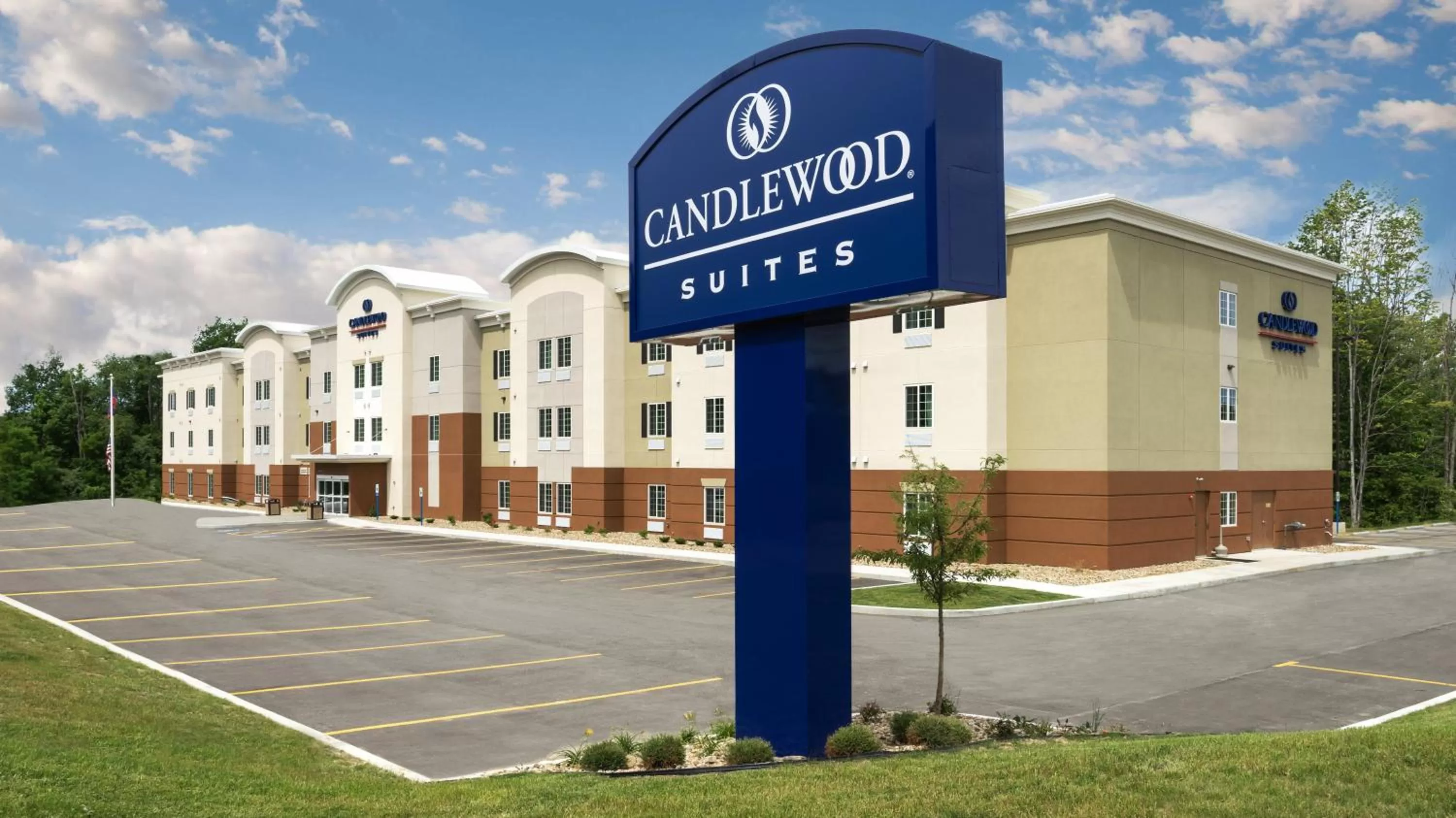 Property building in Candlewood Suites Grove City - Outlet Center by IHG