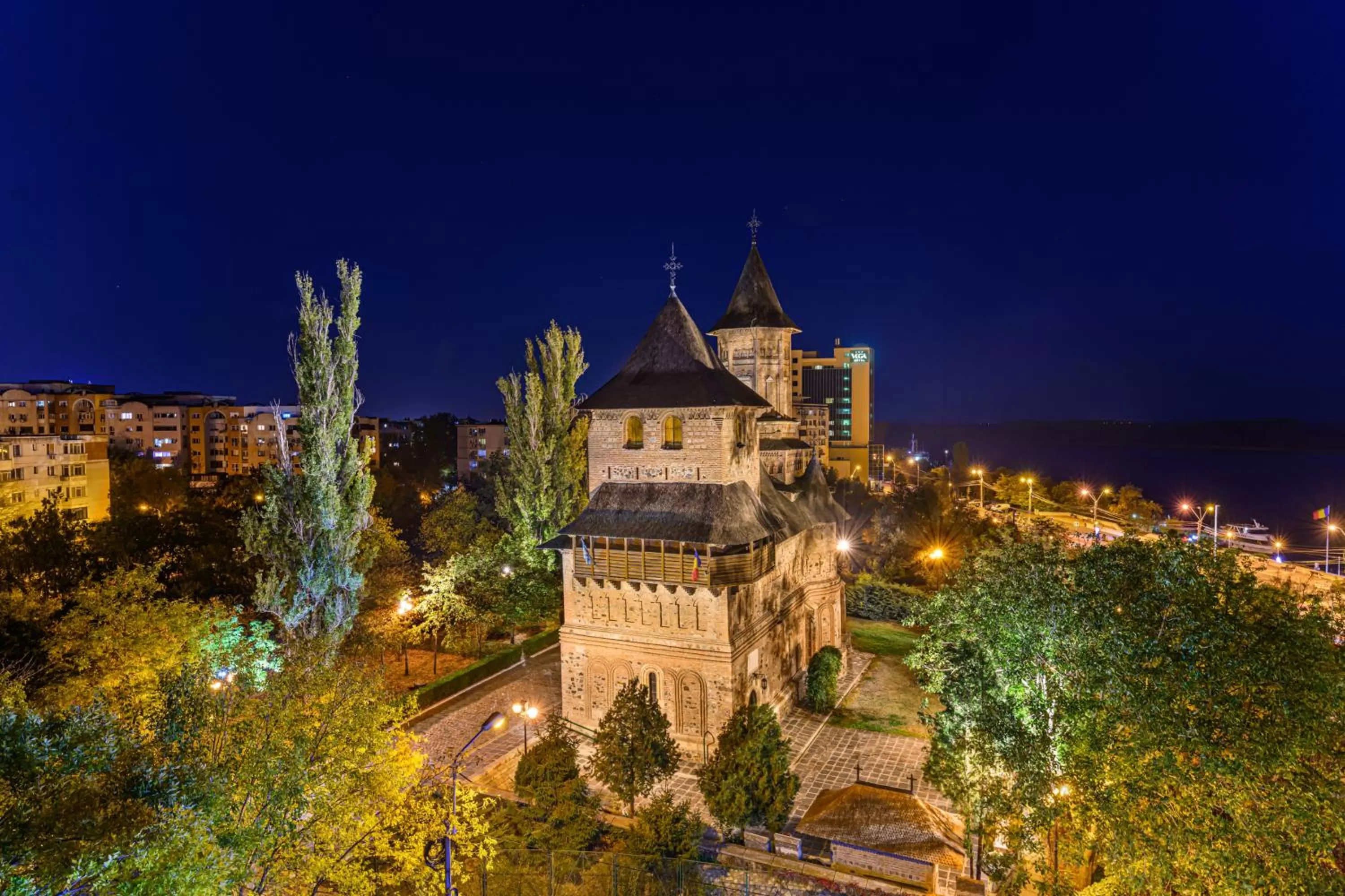 Night in Faleza Hotel by Vega