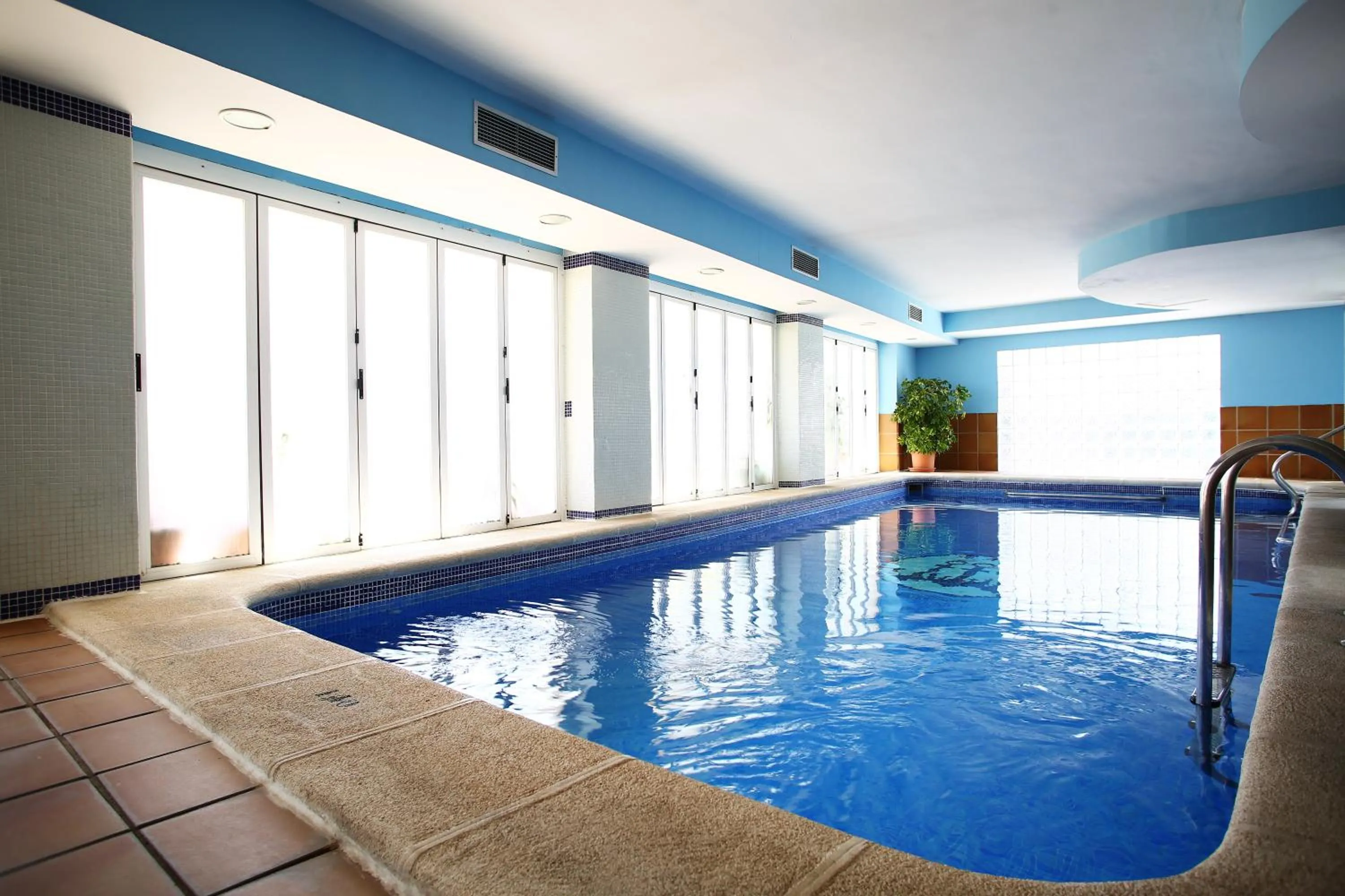 Swimming pool in Hotel Tres Anclas