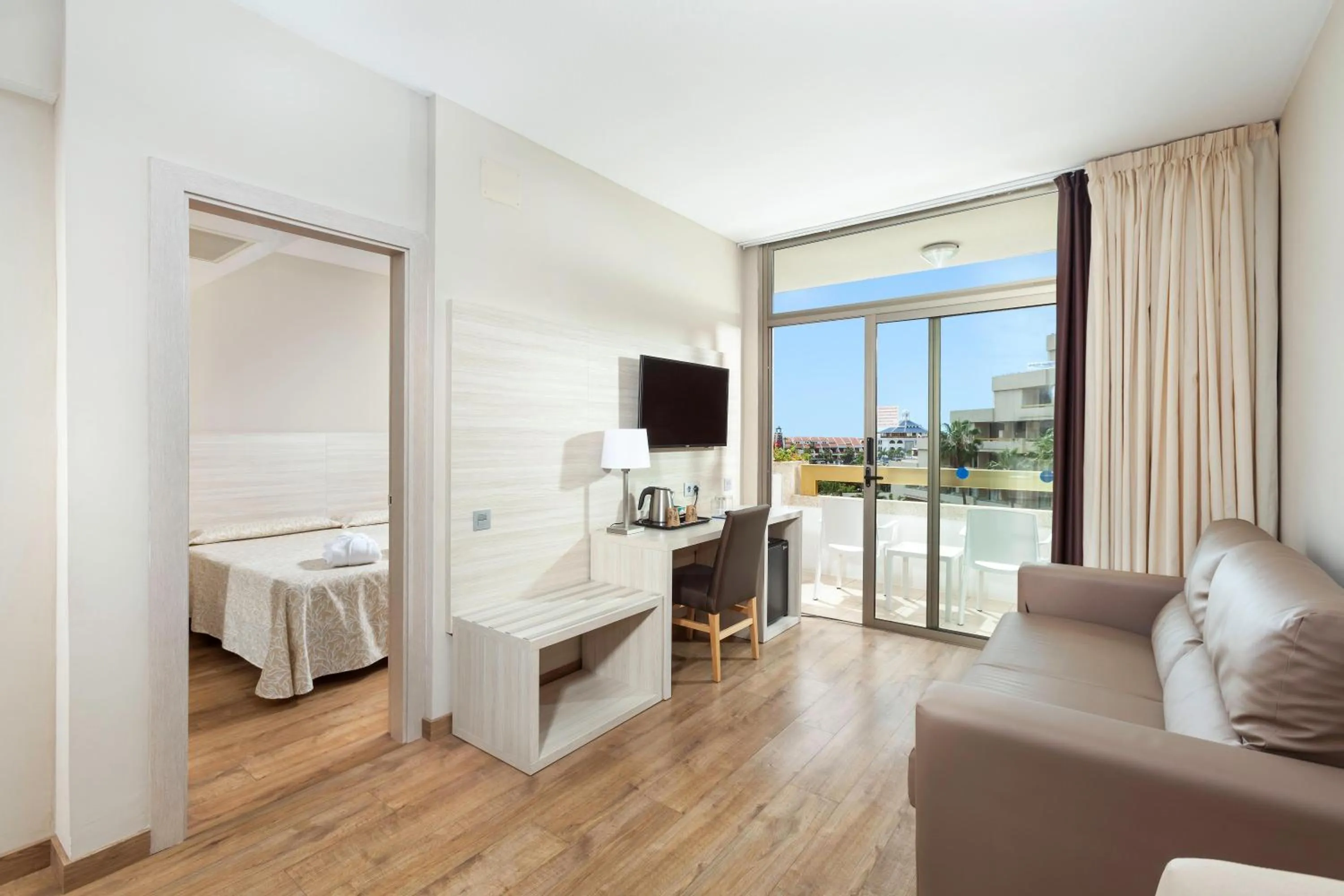 Photo of the whole room, Bed in Hotel Best Tenerife