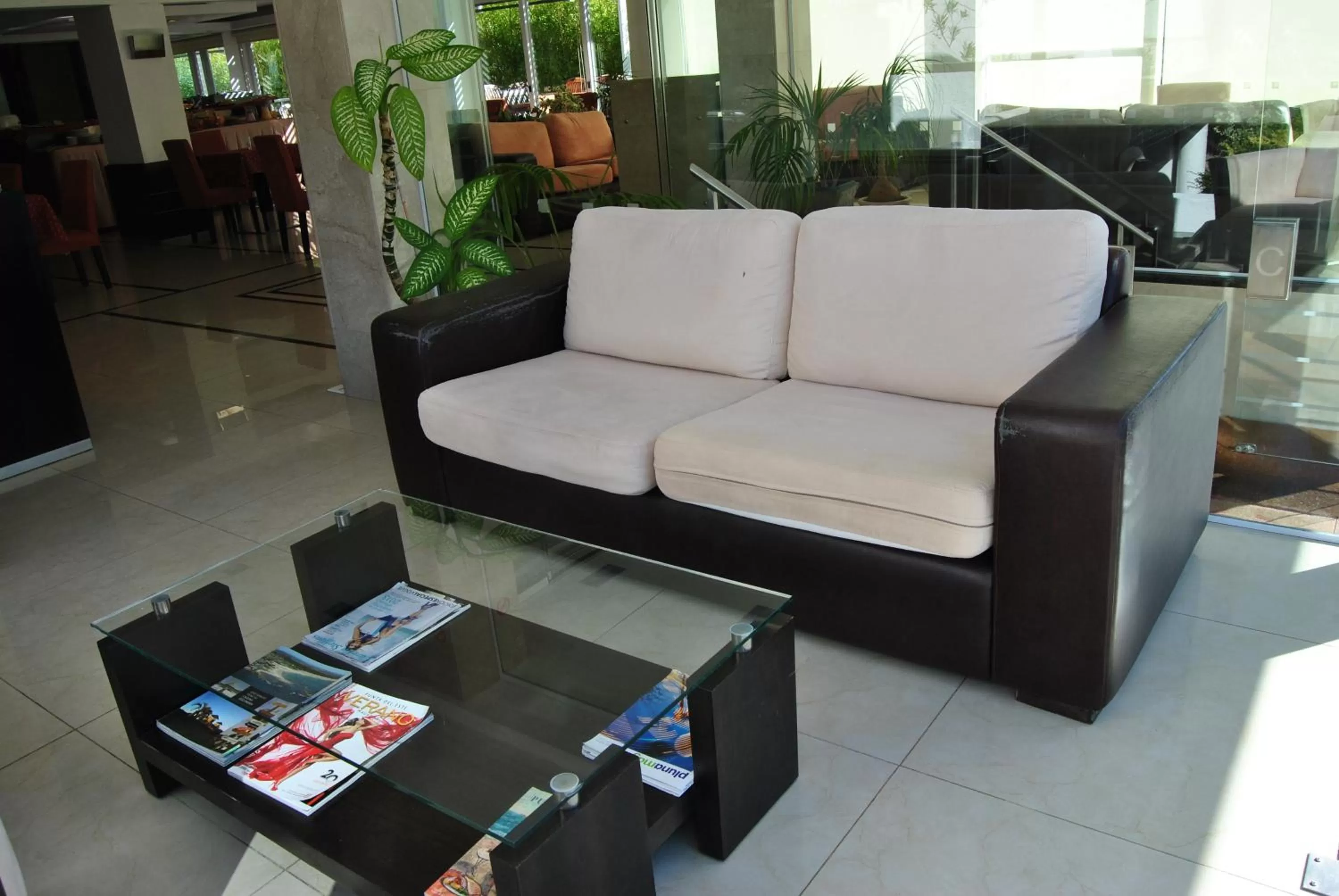 Lobby or reception in Hotel Castilla