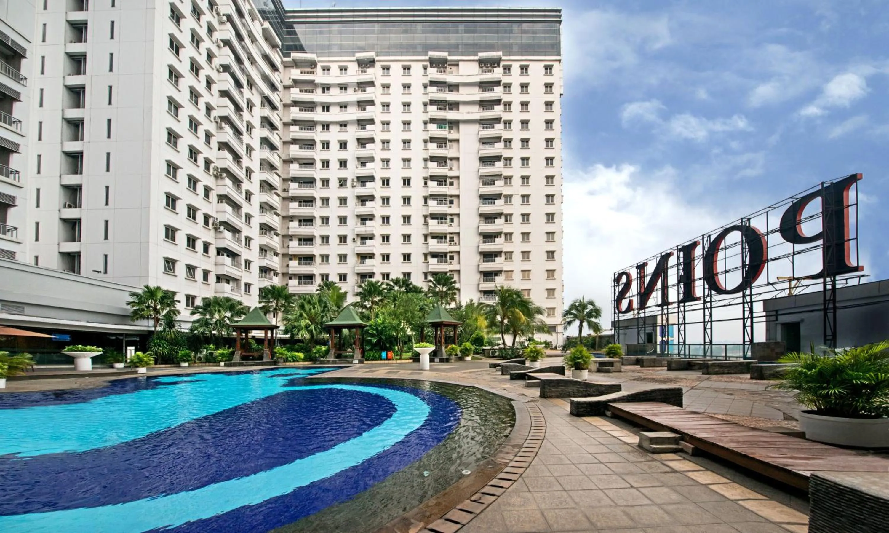 Swimming pool in Grand Whiz Poins Simatupang Jakarta