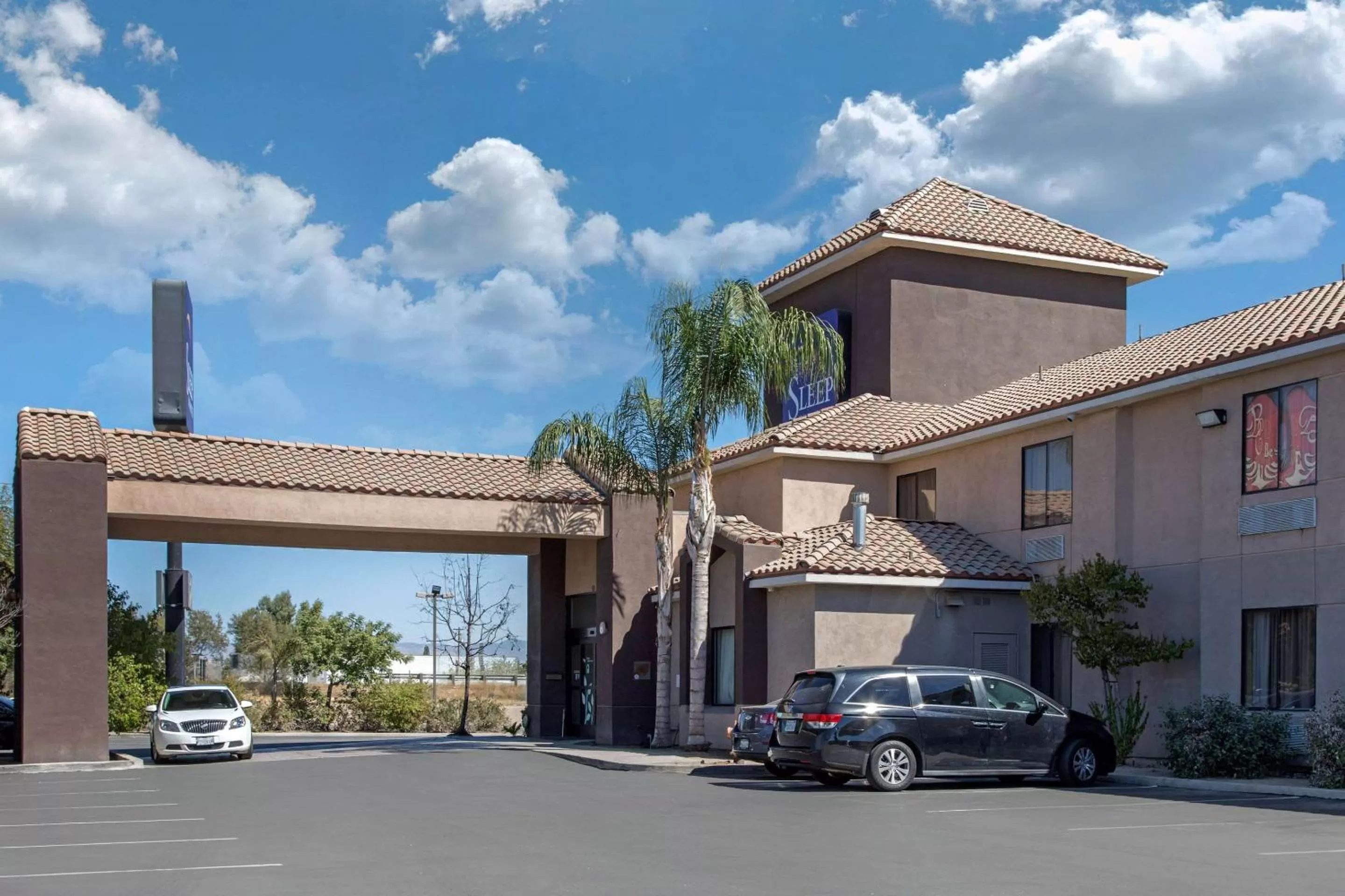 Property building in Sleep Inn & Suites Bakersfield North