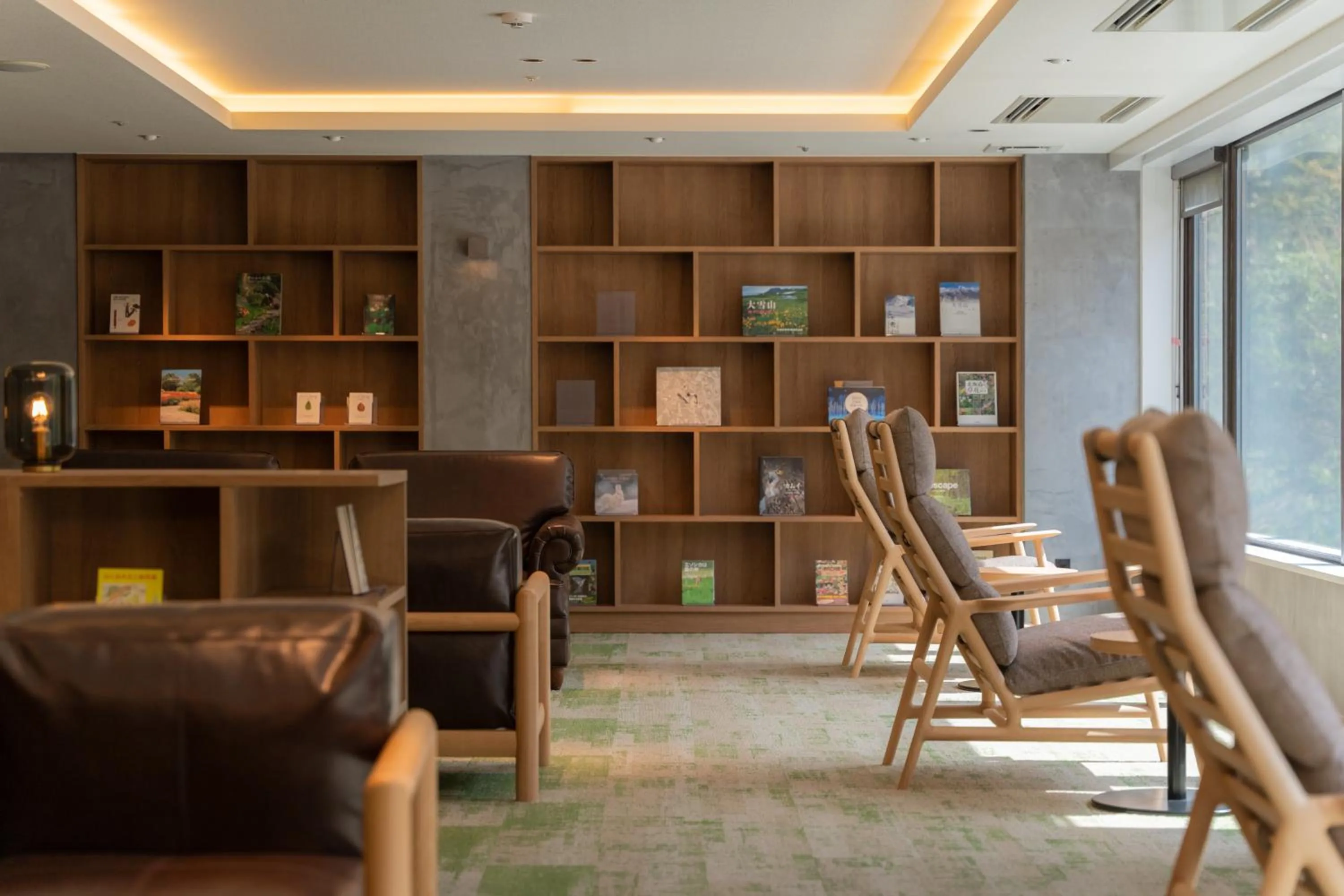 Library in Higashikawa Asahidake Onsen Hotel Bear Monte