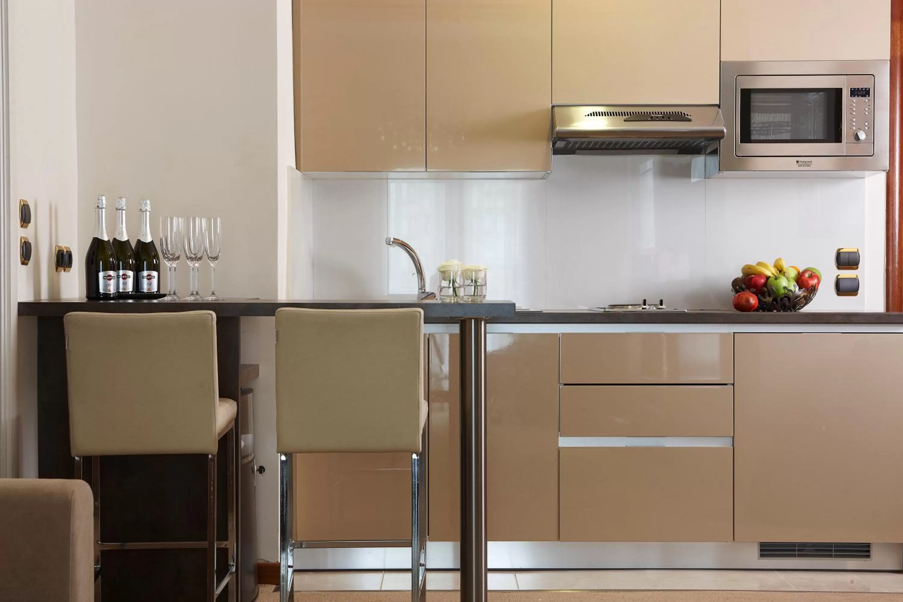 Coffee/tea facilities in Ava Hotel and Suites