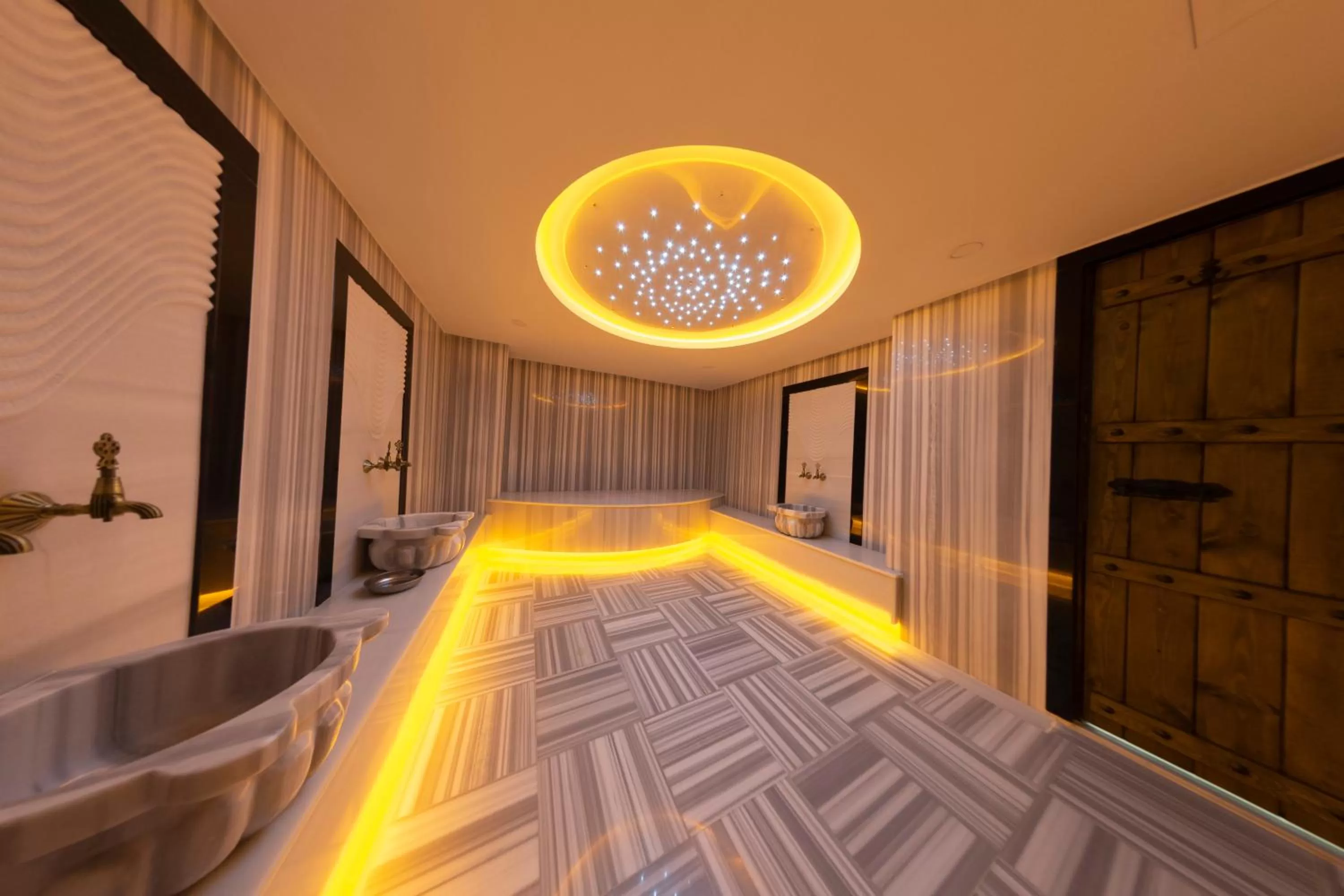 Public Bath in Hotel Bulvar Palas