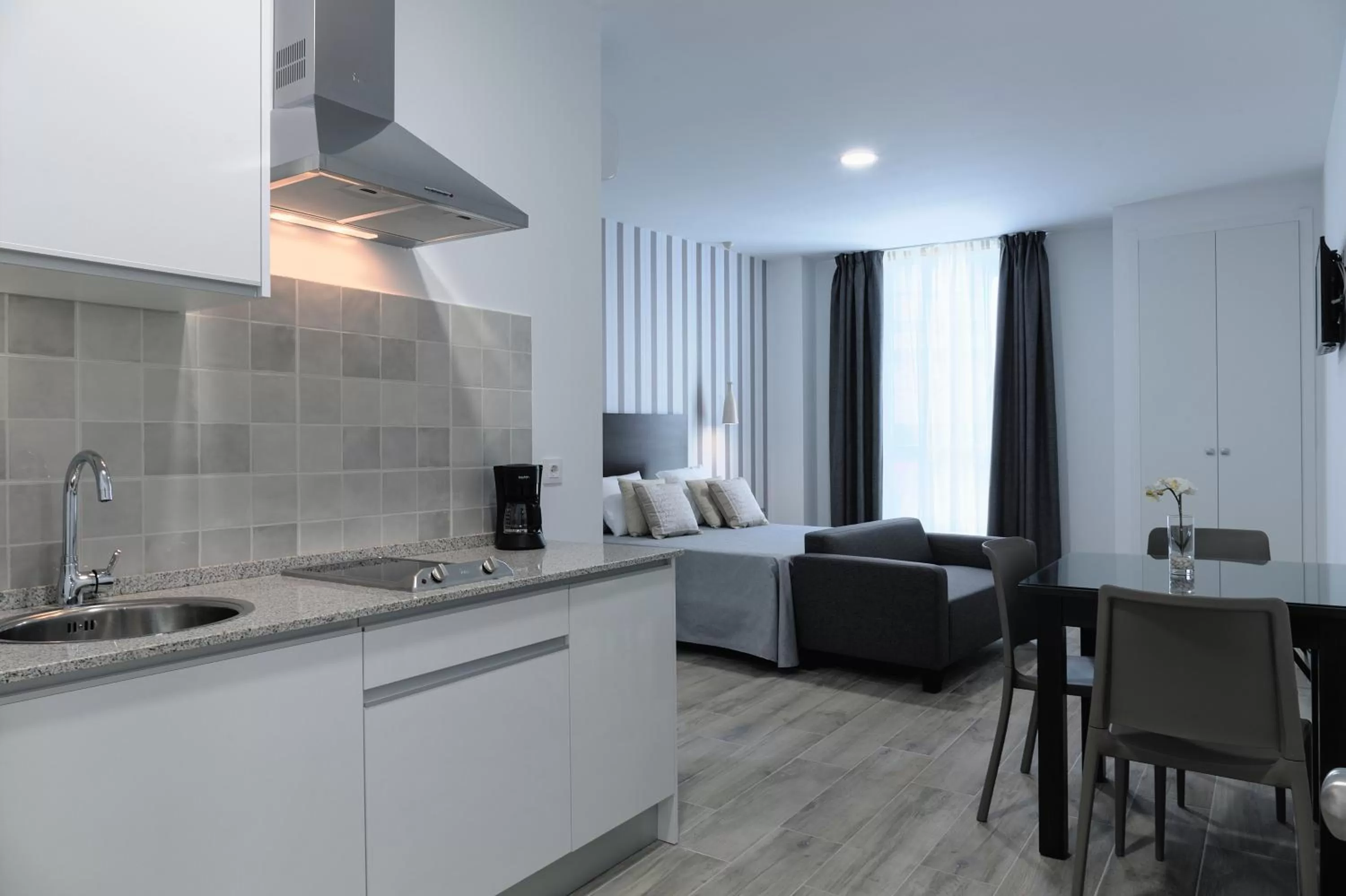 Kitchen or kitchenette in Hotel Apartamentos MPD