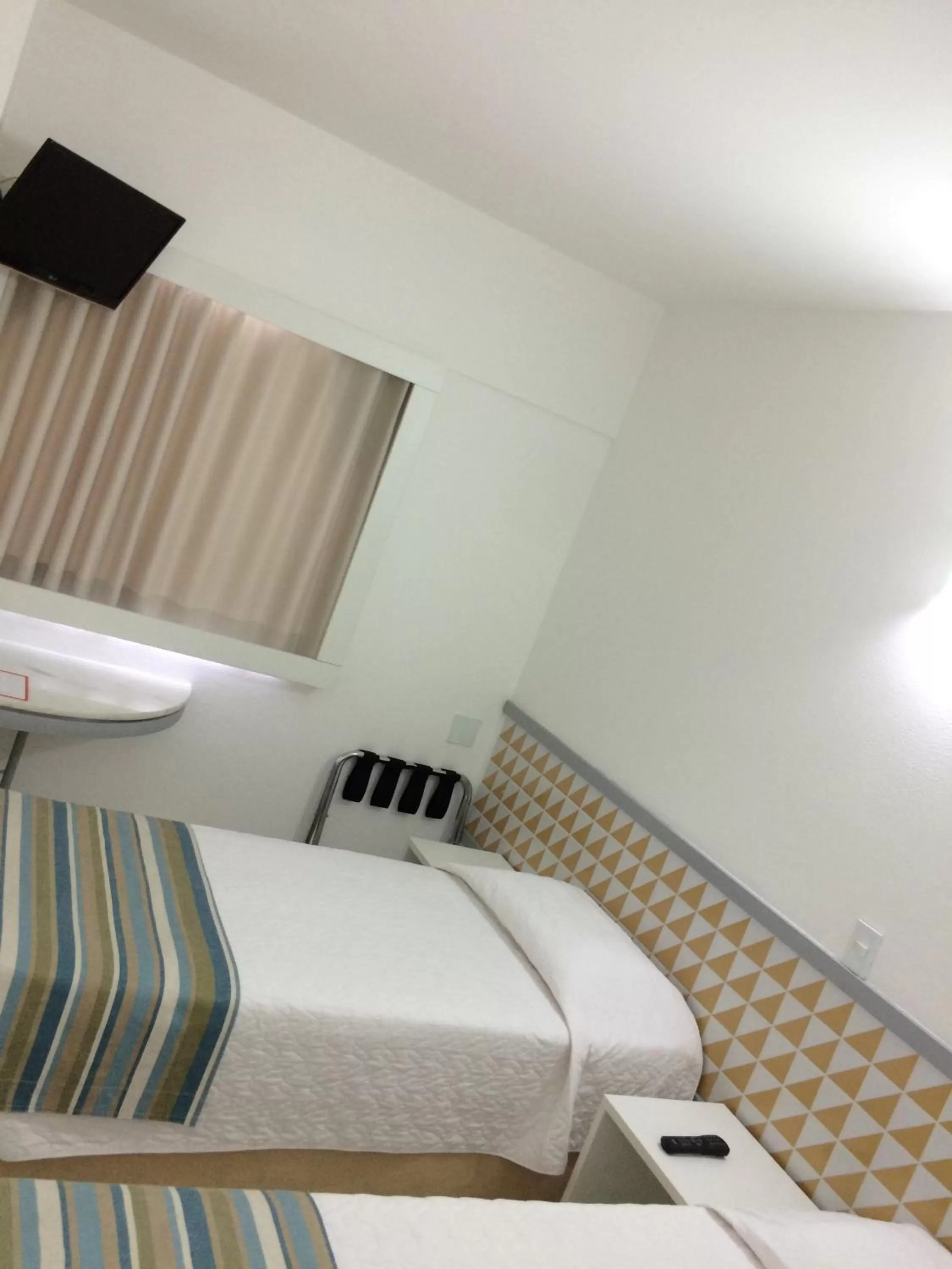 Photo of the whole room, Bed in Ibis Budget Salvador