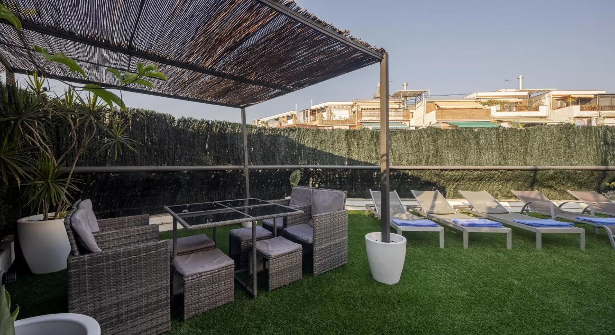 Swimming pool in Ilunion Auditori