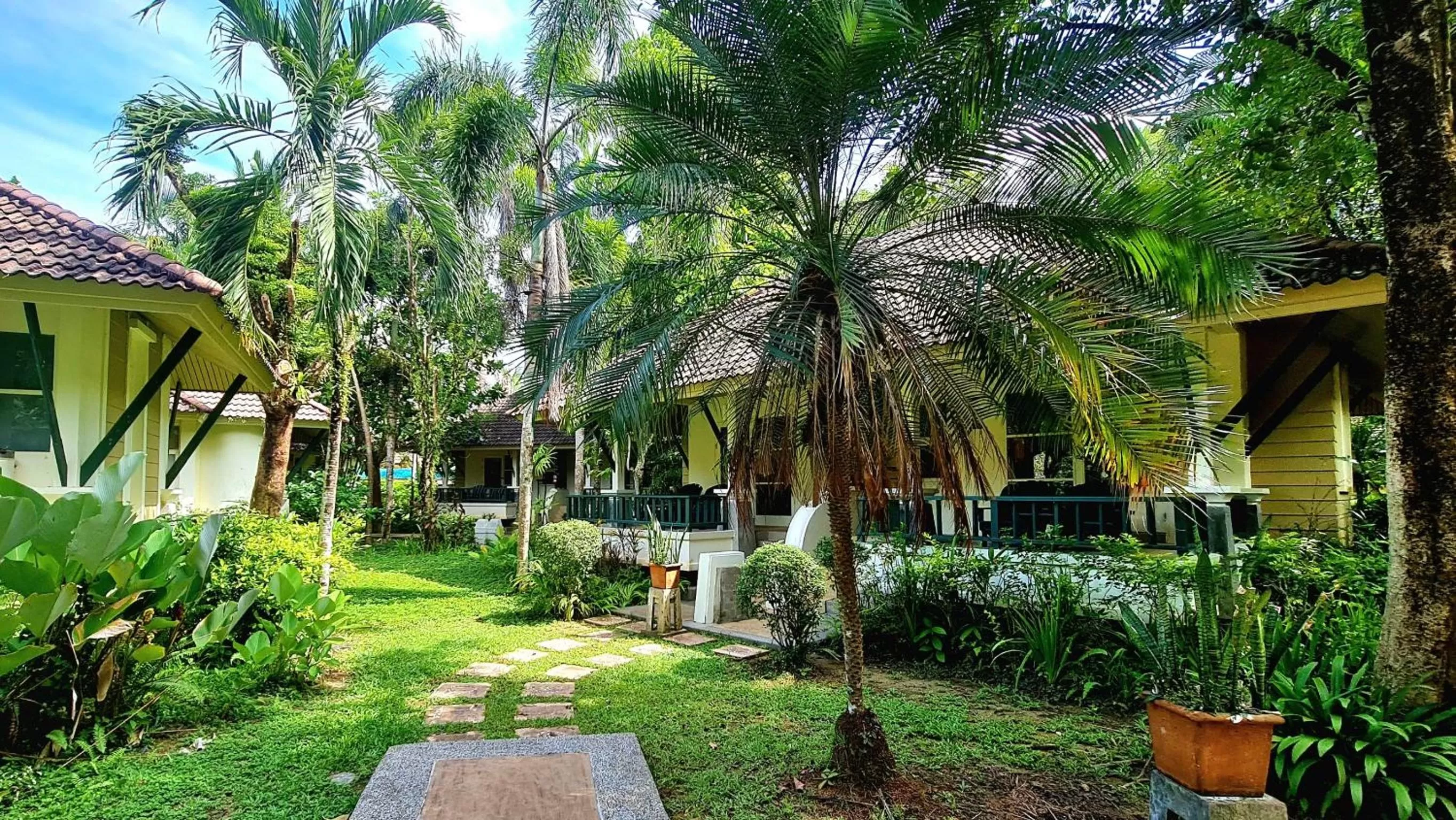 Property building in Baan Khaolak Beach Resort