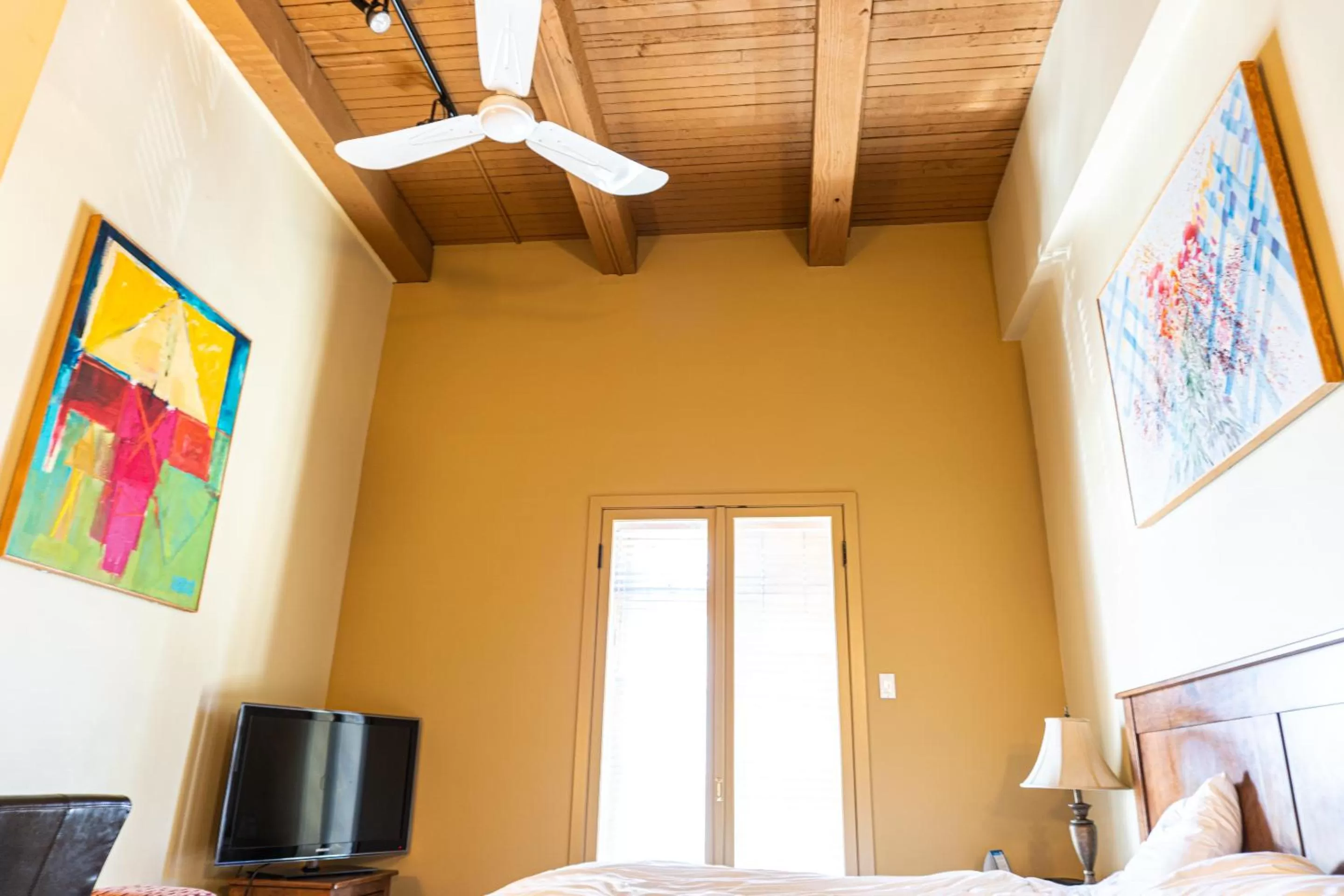 Bedroom, Bed in Swans Brewery, Pub & Hotel