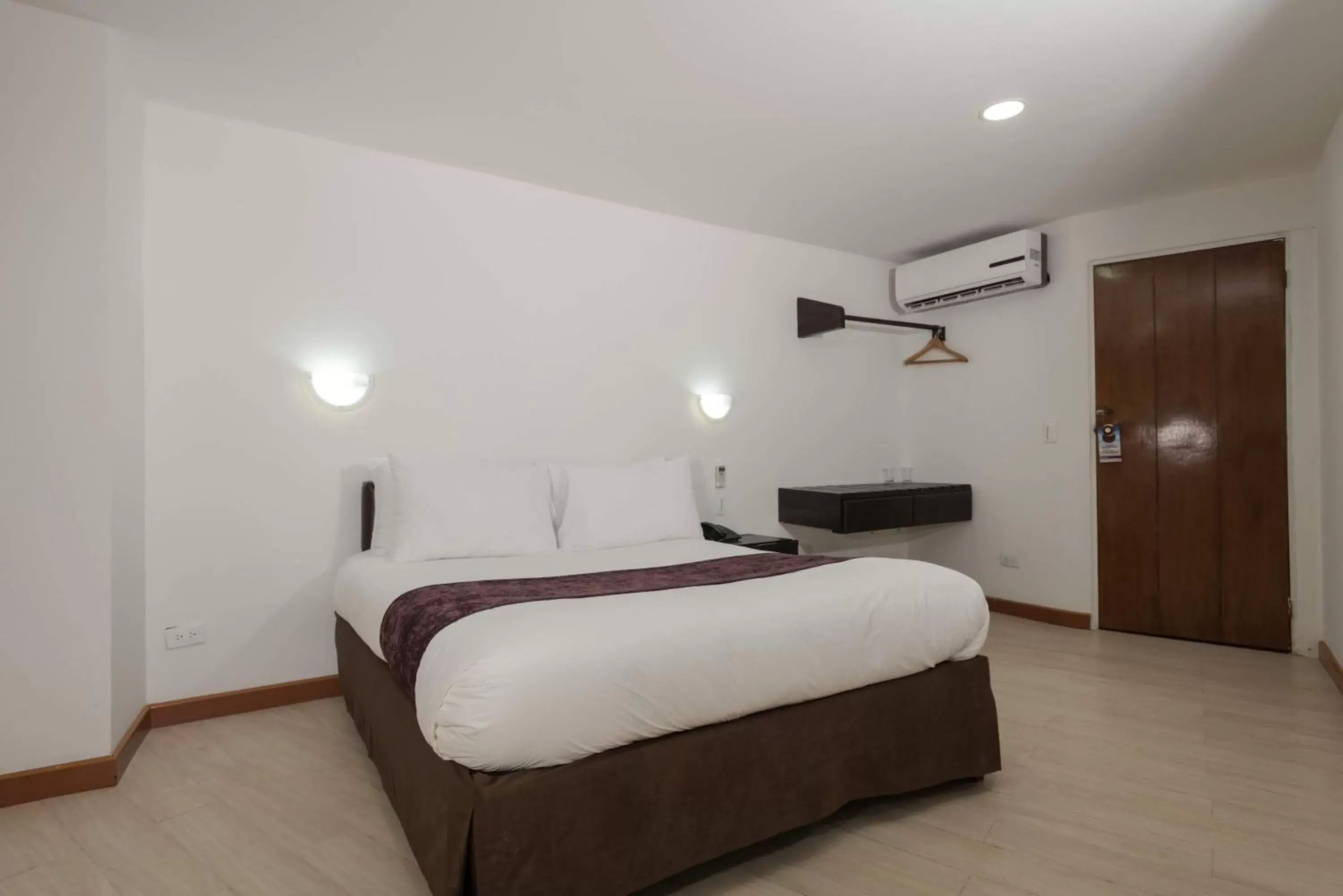 Standard Double or Twin Room in Calypso Beach Hotel Standard Double or Twin Room in Calypso Beach Hotel