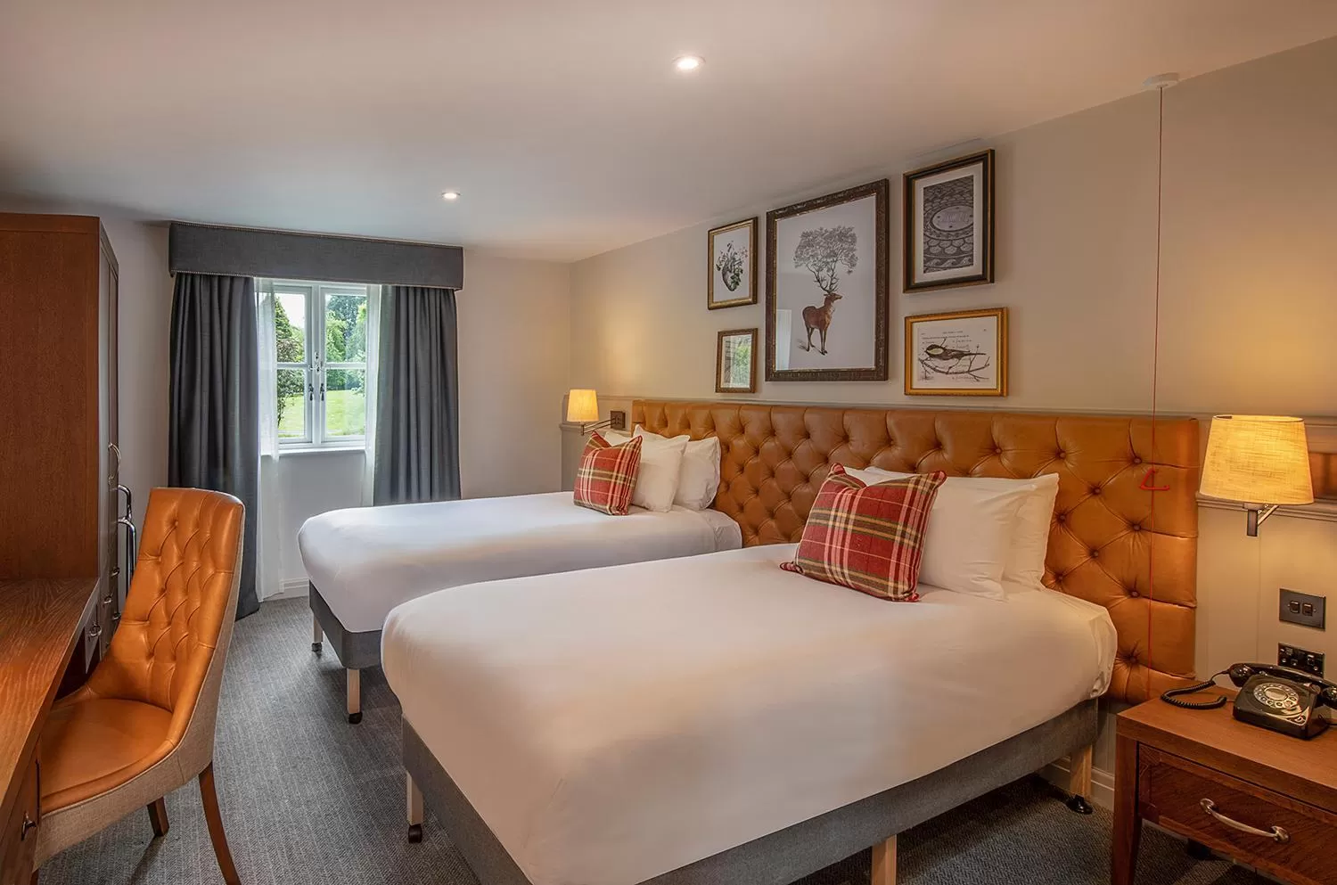 Bedroom, Bed in De Vere Tortworth Court