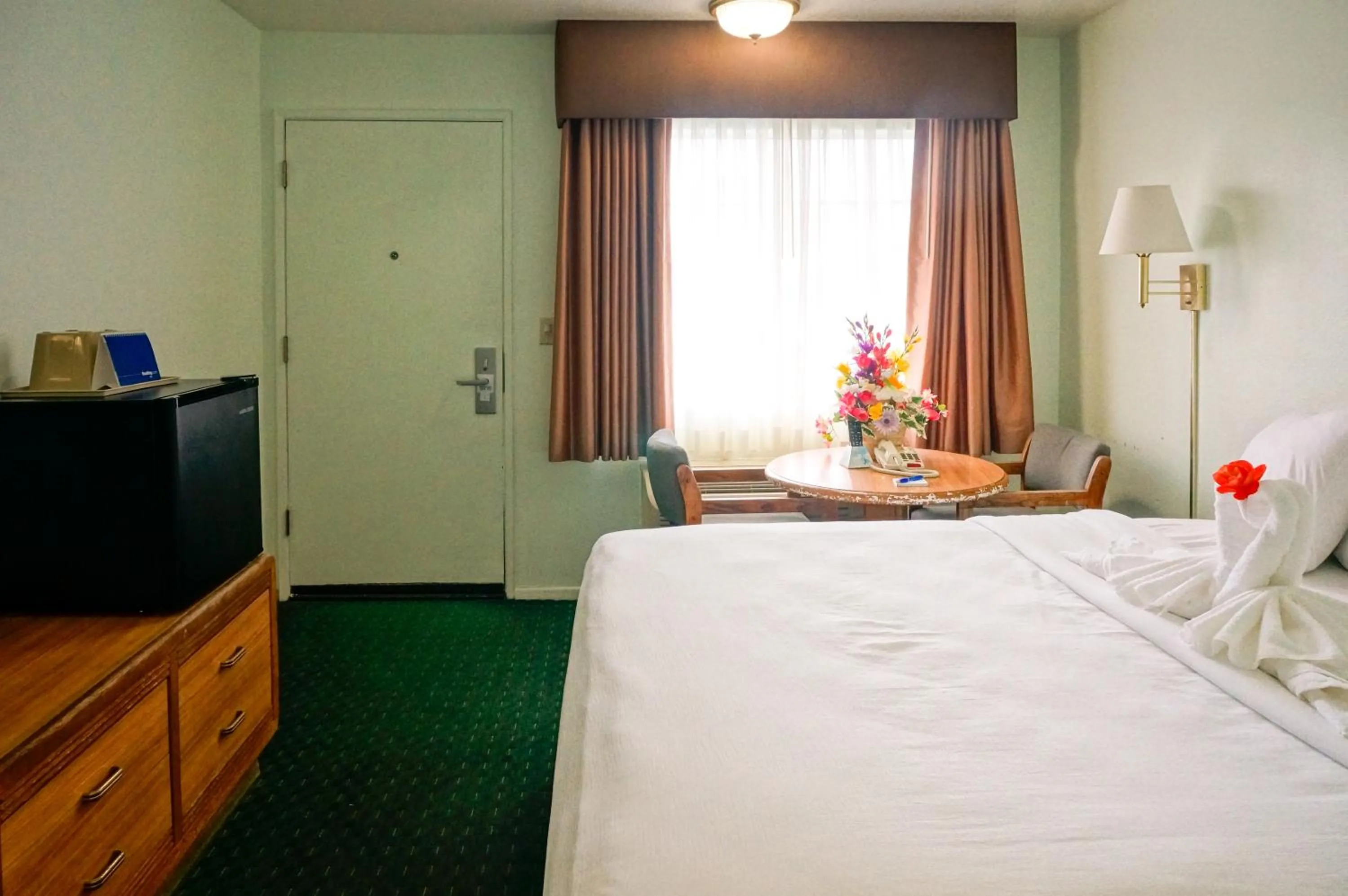 Bedroom, Bed in OceanView Motel