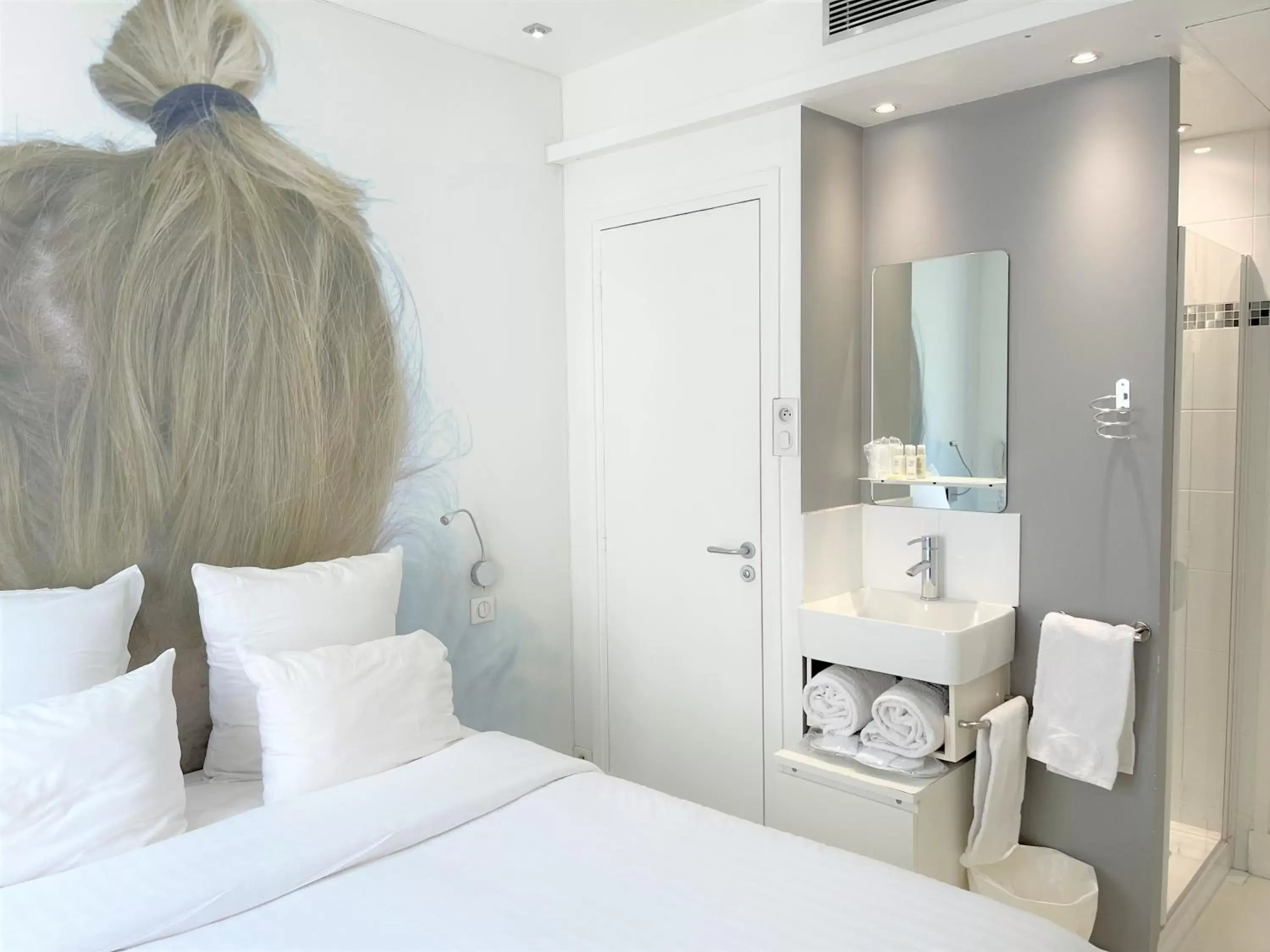 White Double Room in Blc Design Hotel White Double Room in Blc Design Hotel