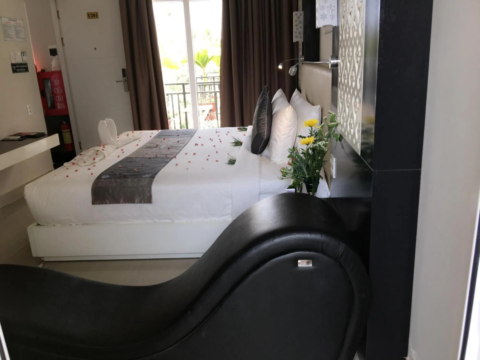 Breakfast, Bed in Muine Sports Hotel