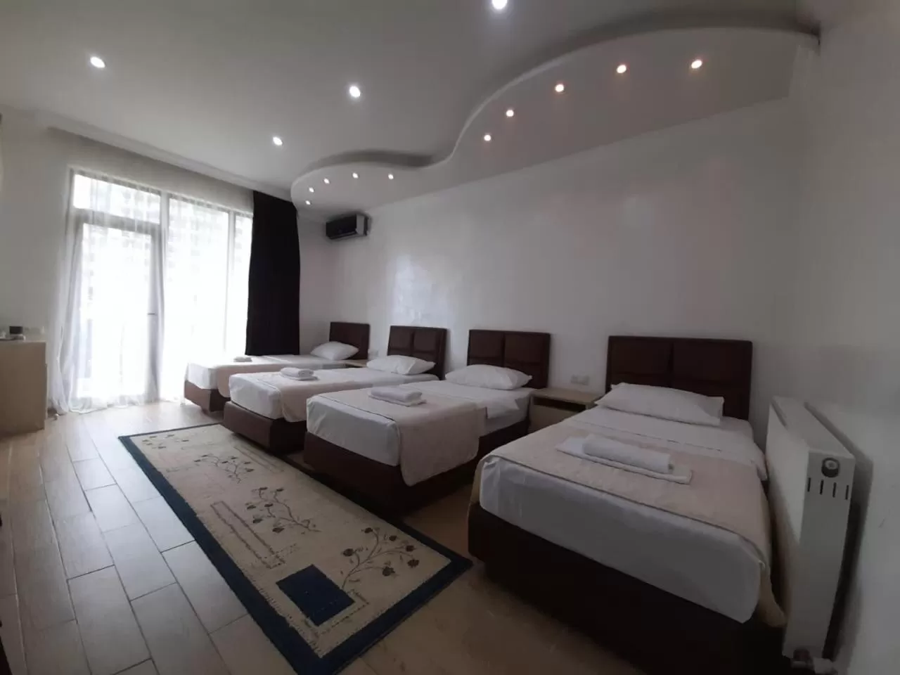 Bedroom, Bed in Hotel Royal Palace