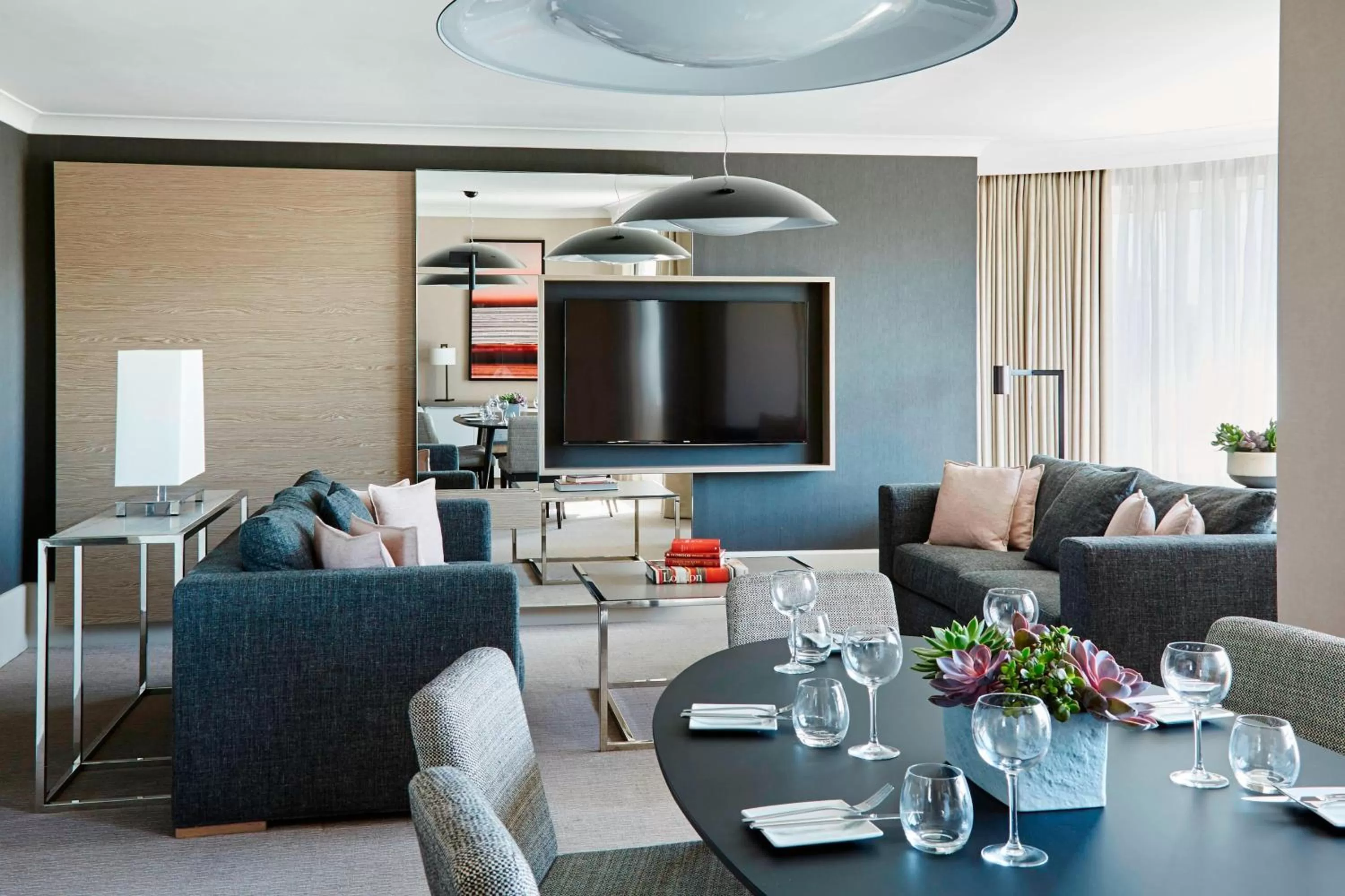 Bedroom in London Marriott Maida Vale