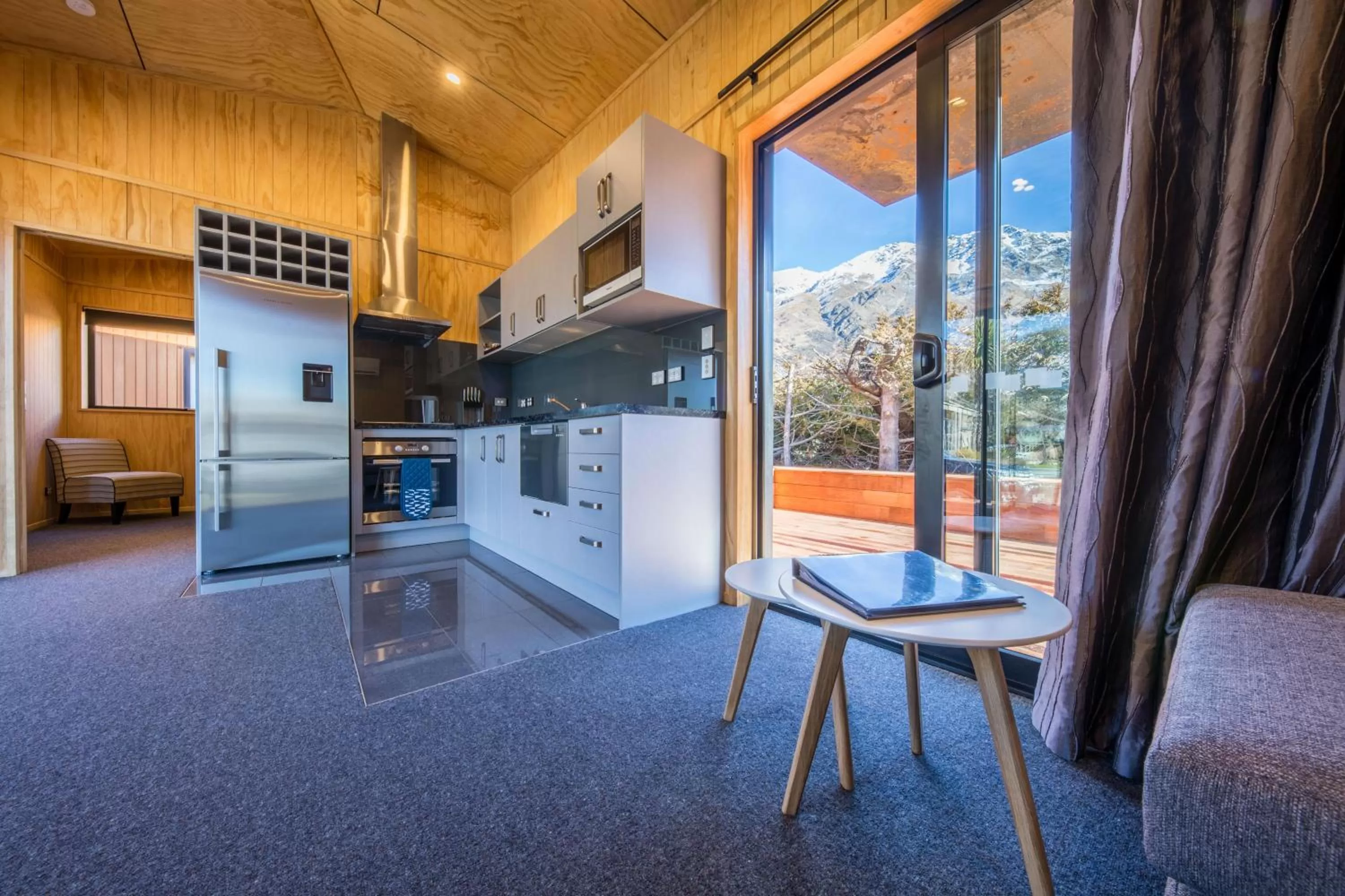 Kitchen or kitchenette in Apartments at Queenstown TOP 10 Holiday Park