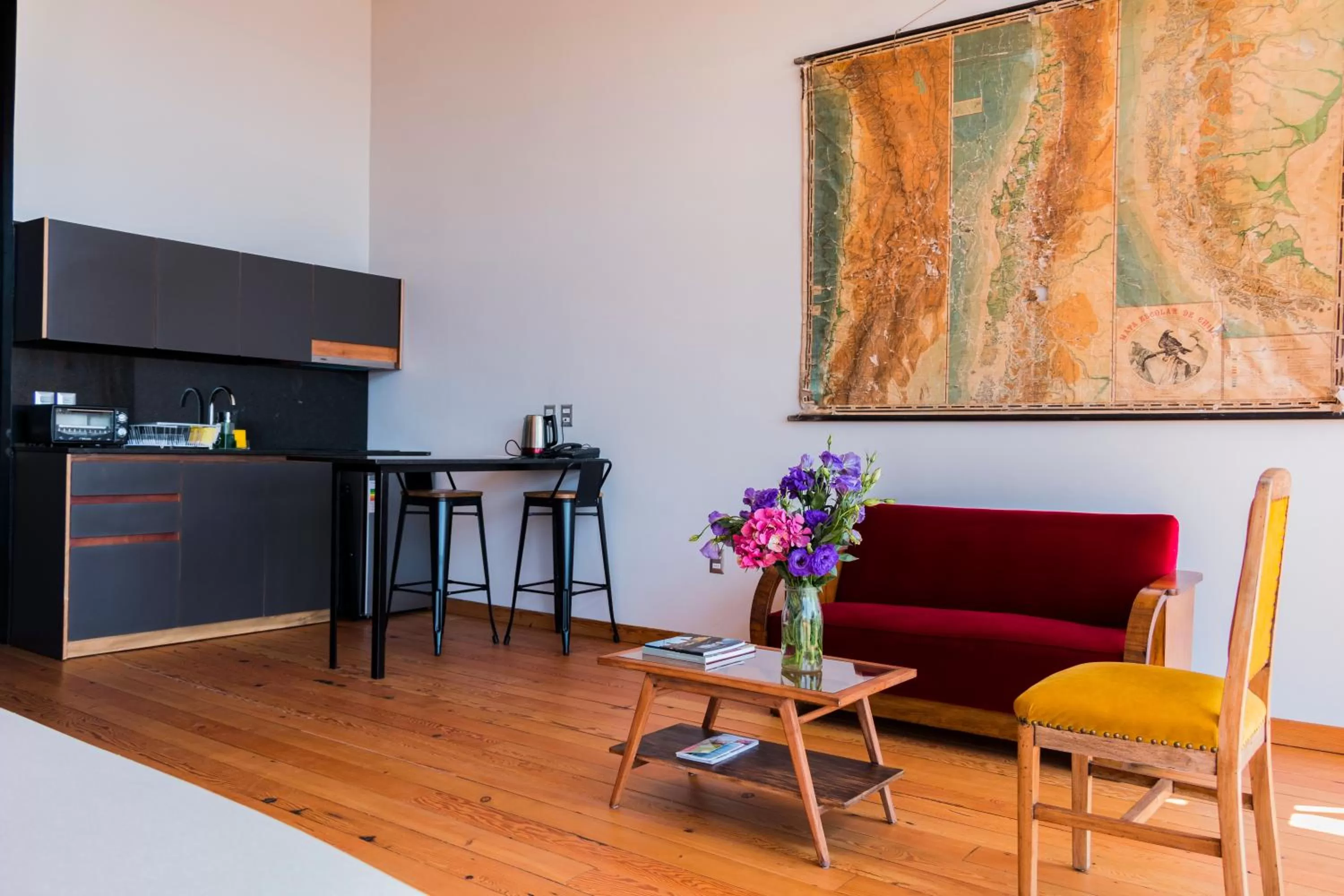 Bedroom, Seating Area in Augusta Hotel