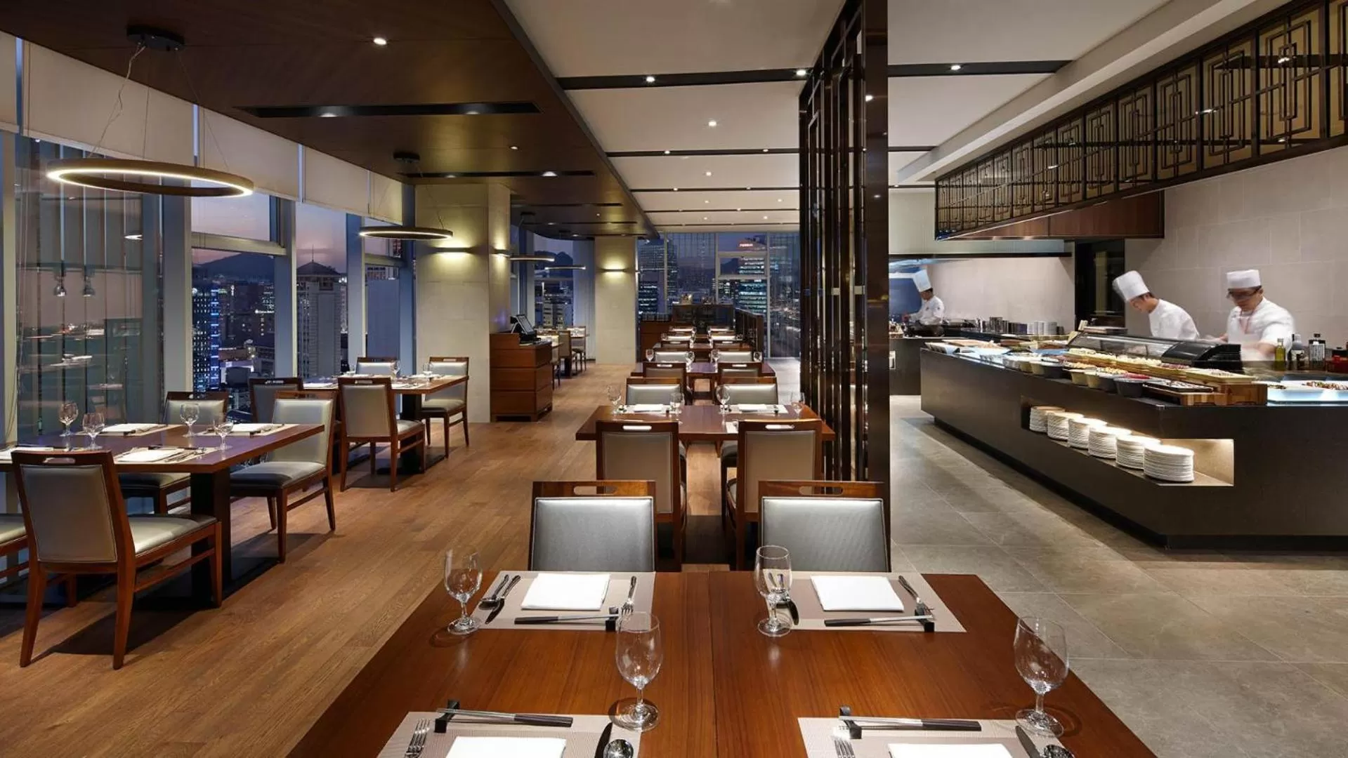 Restaurant/places to eat in LOTTE CITY HOTEL Myeongdong