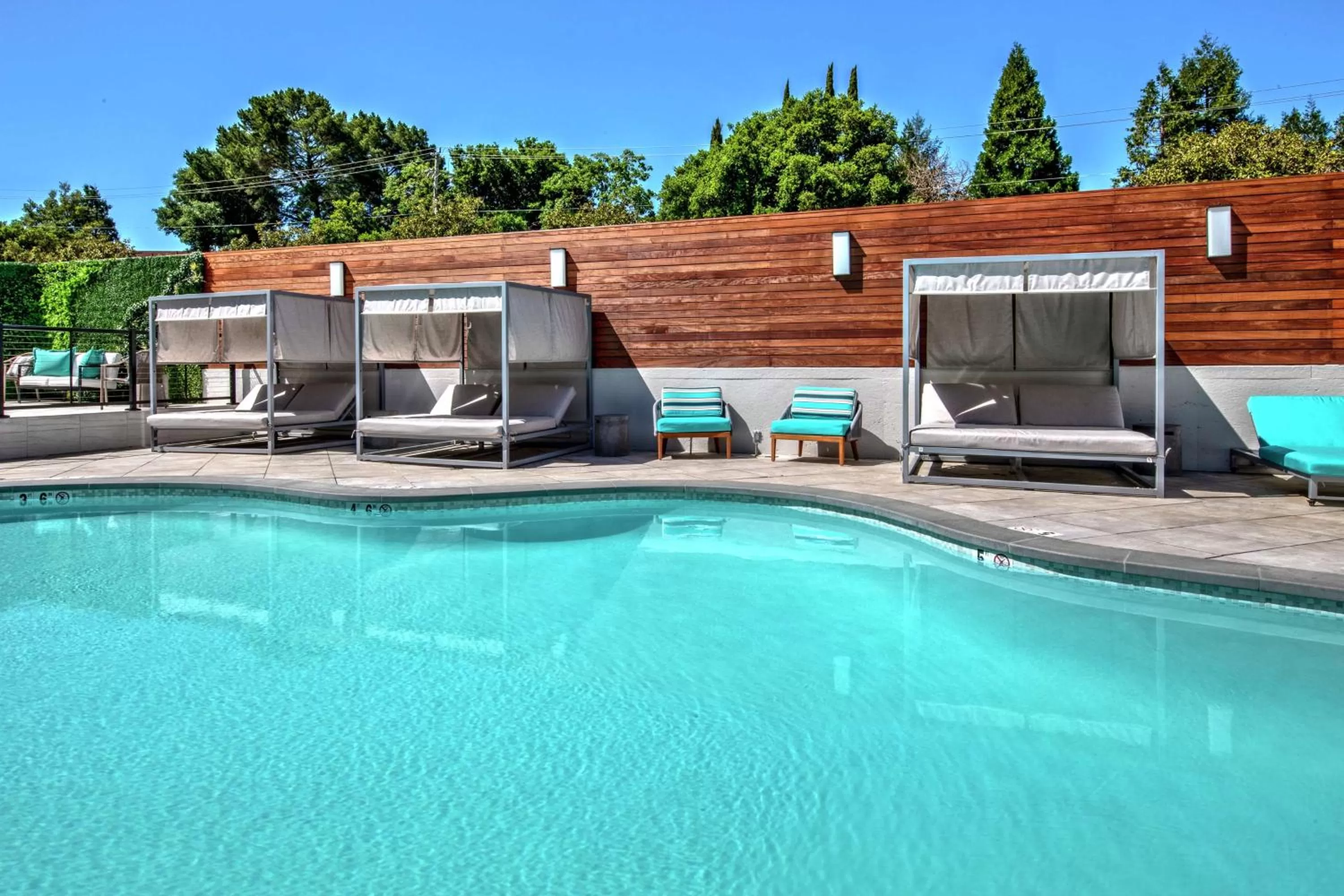 Pool view in Hampton Inn Discovery Kingdom Napa Gateway
