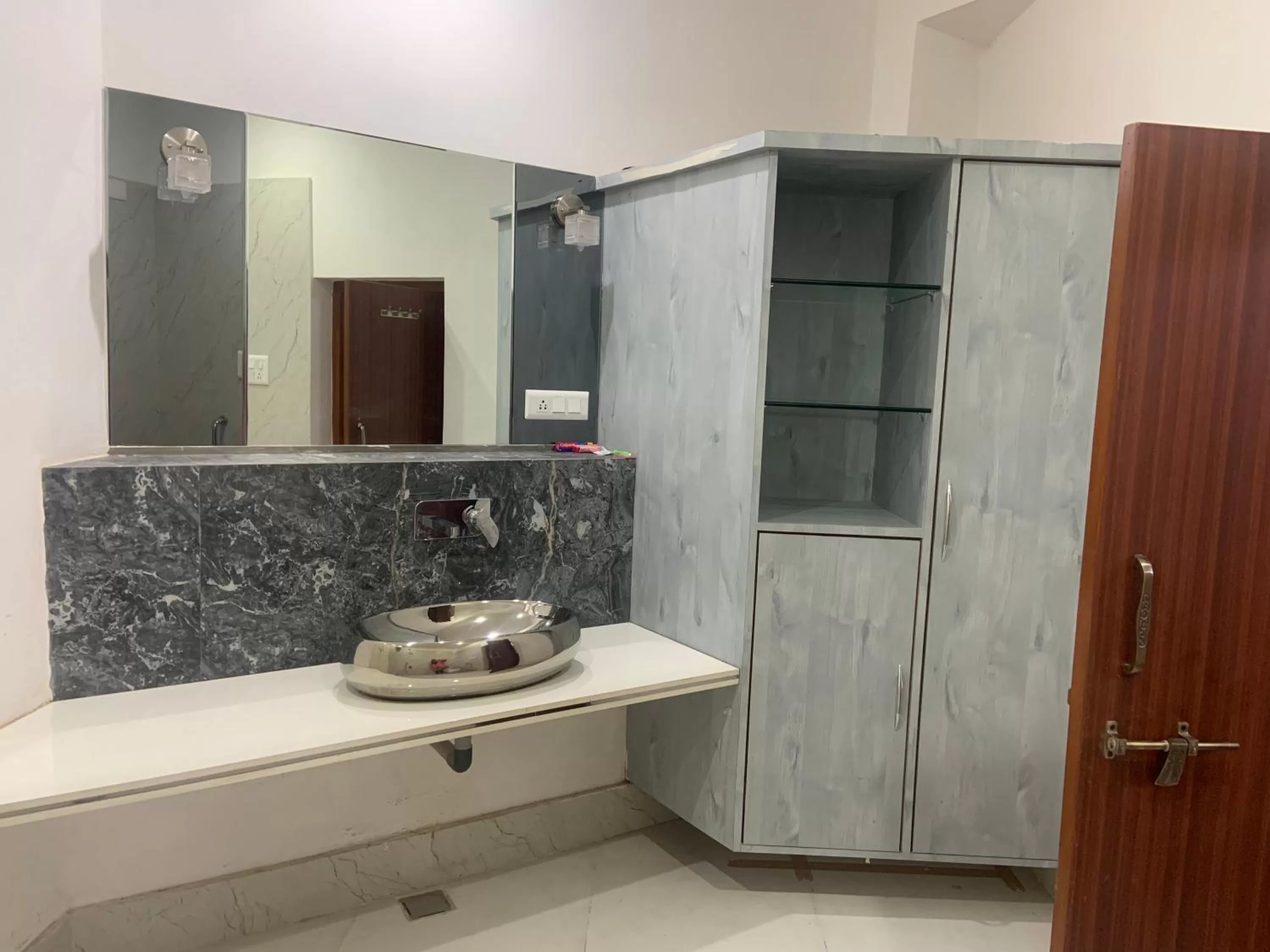 Bathroom in Hotel Swagatam