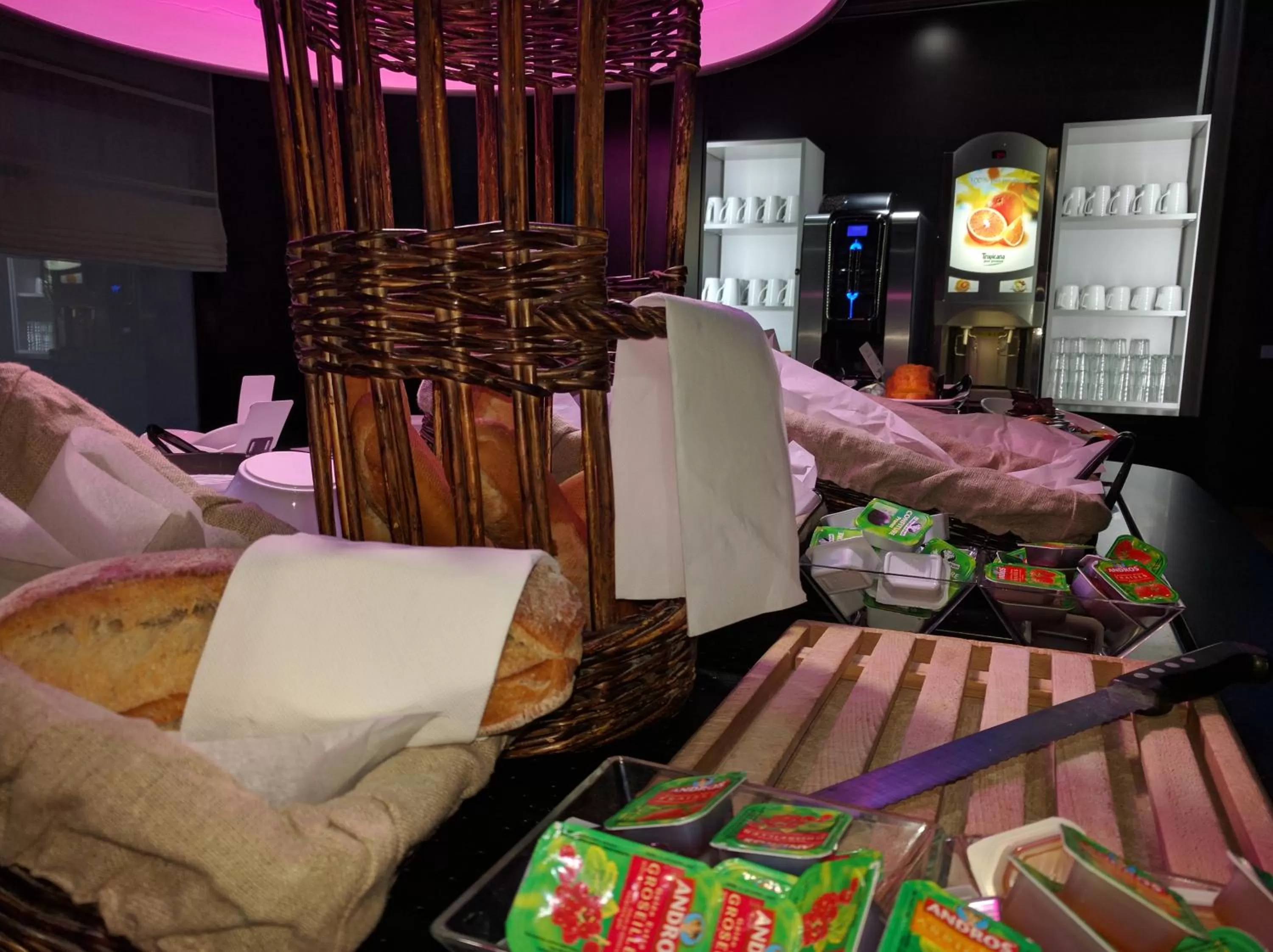 Buffet breakfast in Campanile Hôtel Auch