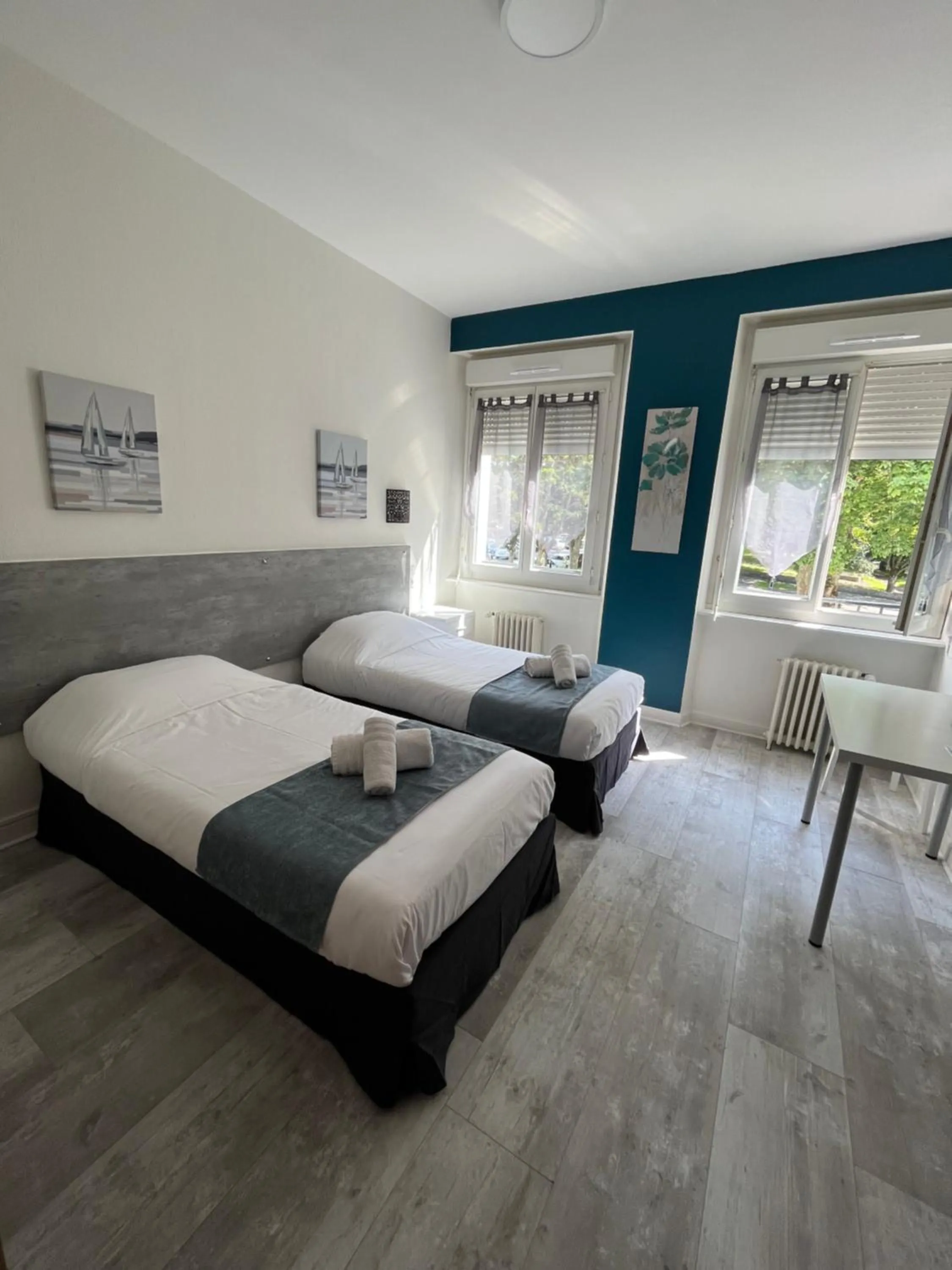 Bedroom, Bed in Hôtel Agena