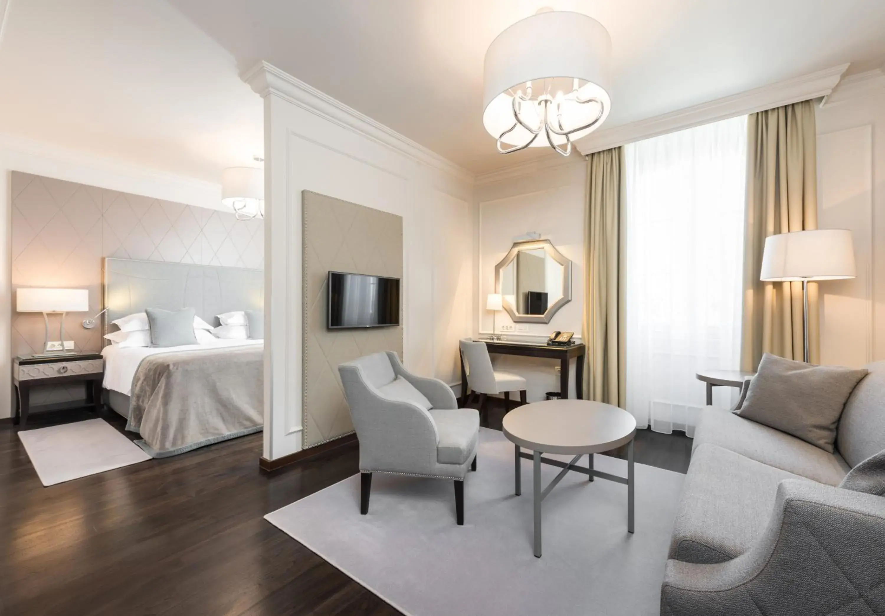 Suite in Bastion Heritage Hotel - Relais & Châteaux Suite in Bastion Heritage Hotel - Relais & Châteaux