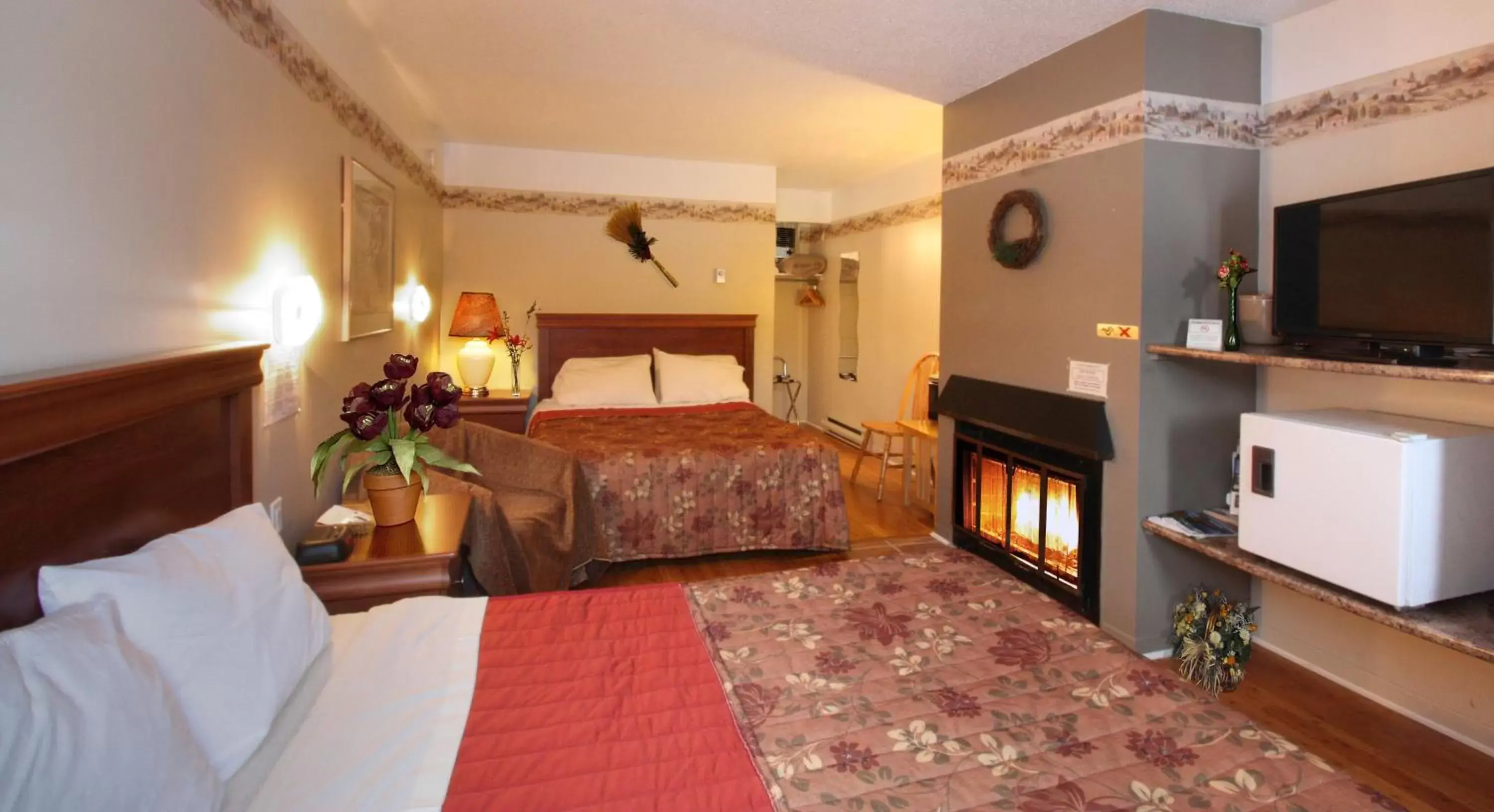 Queen and Double Room With Mountain View in Motel Le JoliBourg Queen and Double Room With Mountain View in Motel Le JoliBourg