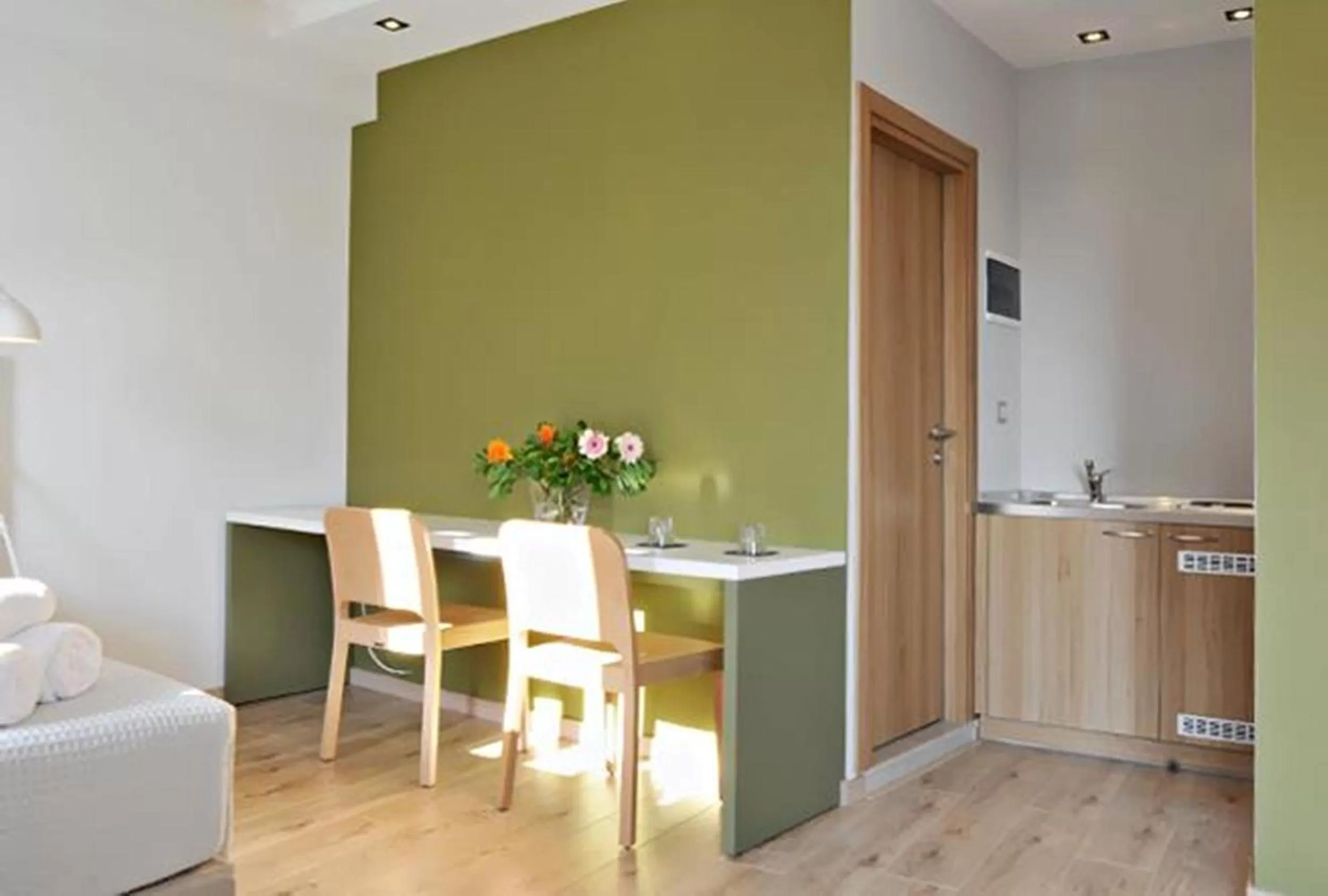 Photo of the whole room in A for Athens