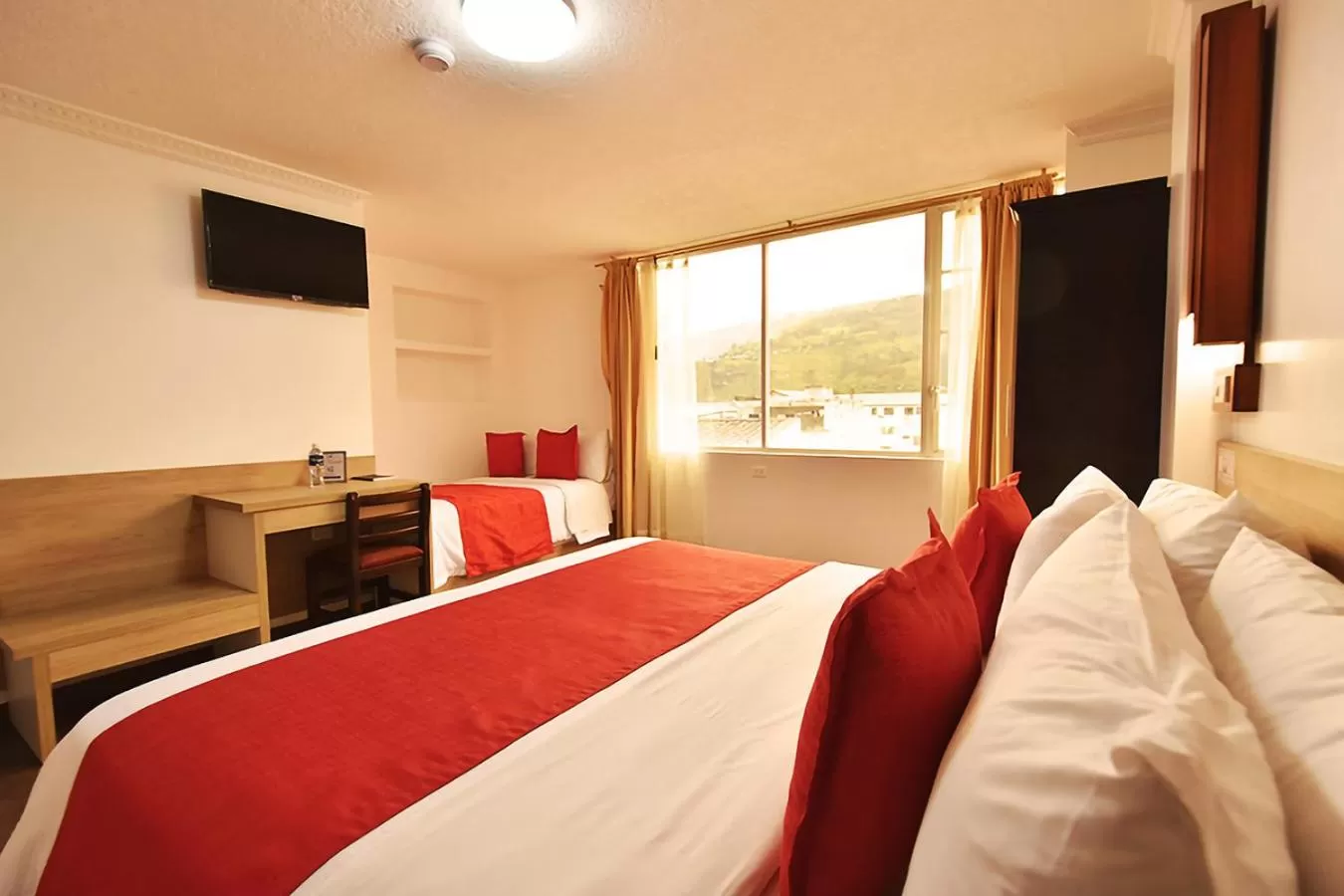 Bed in Hotel Plaza Victoria