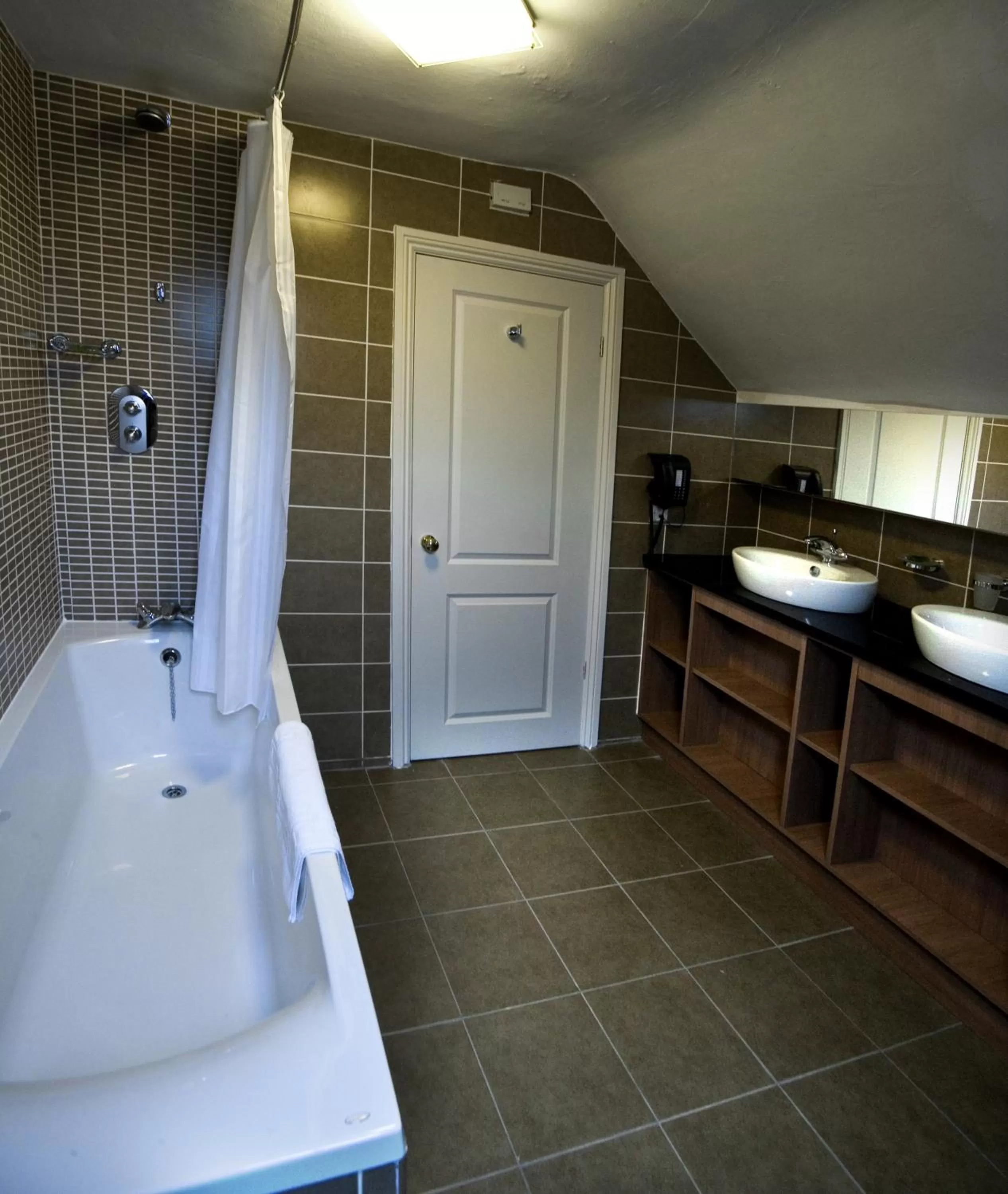 Bathroom in Colwick Hall Hotel