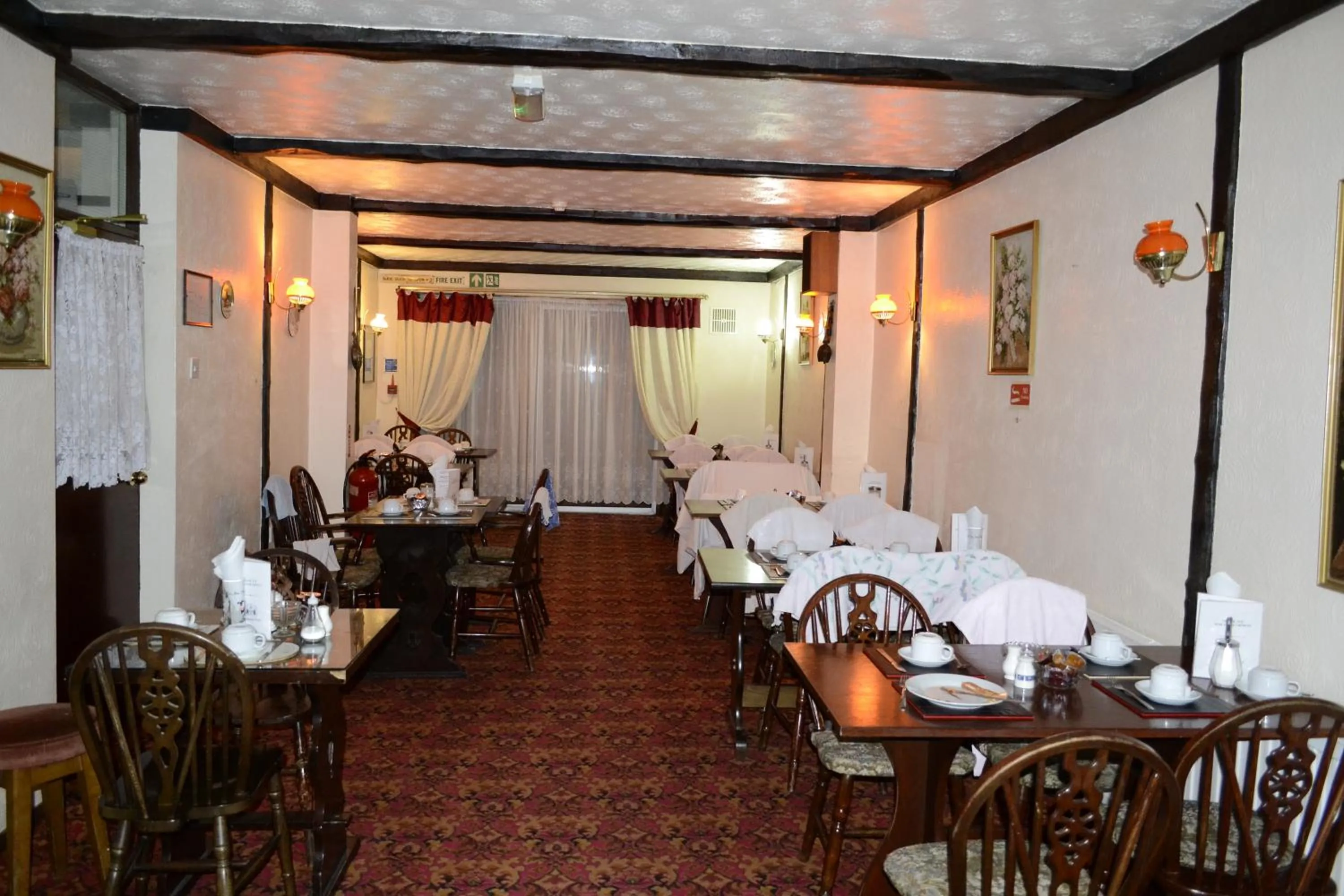 Restaurant/places to eat in Cranbrook Hotel