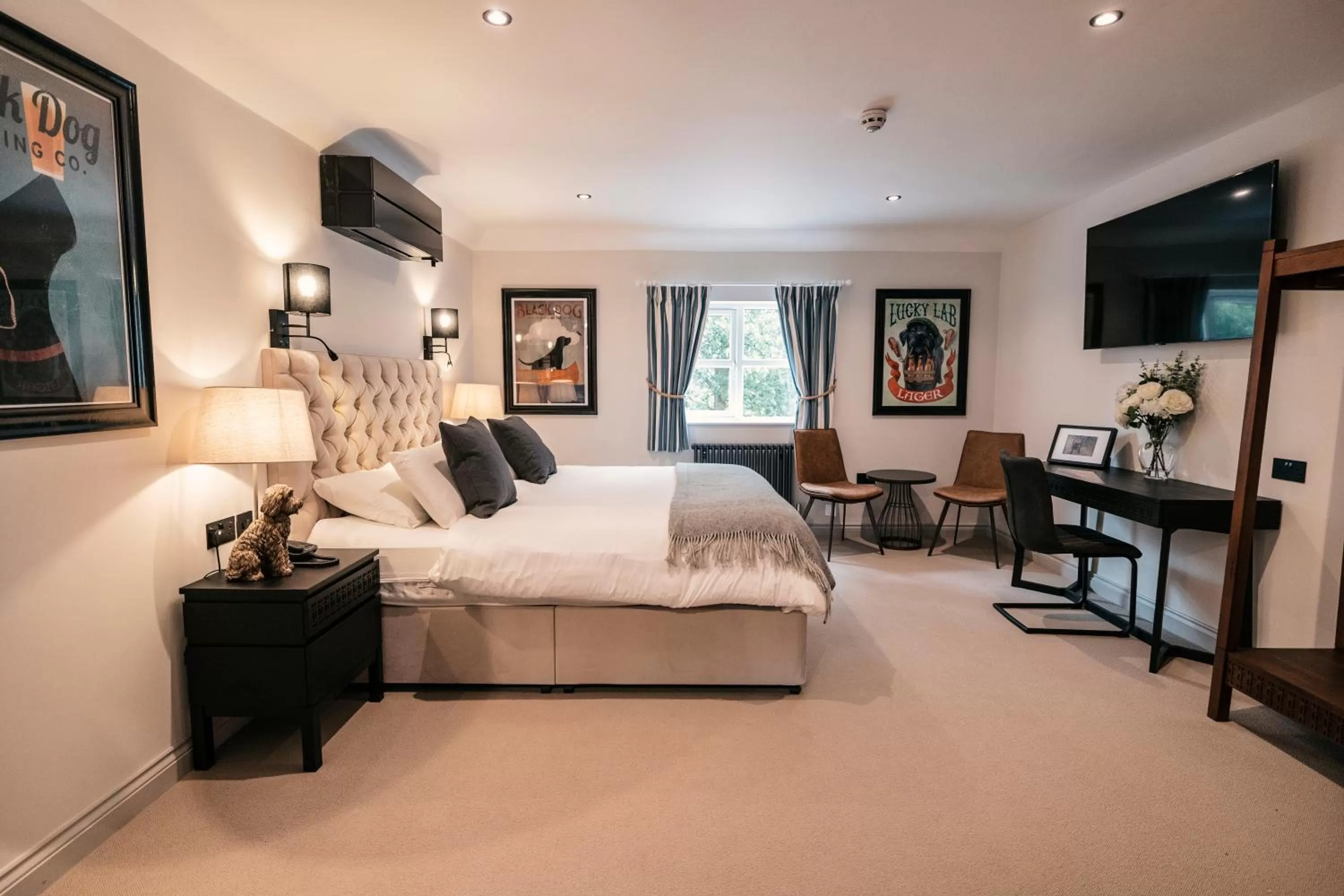 Photo of the whole room, Bed in South Causey Inn